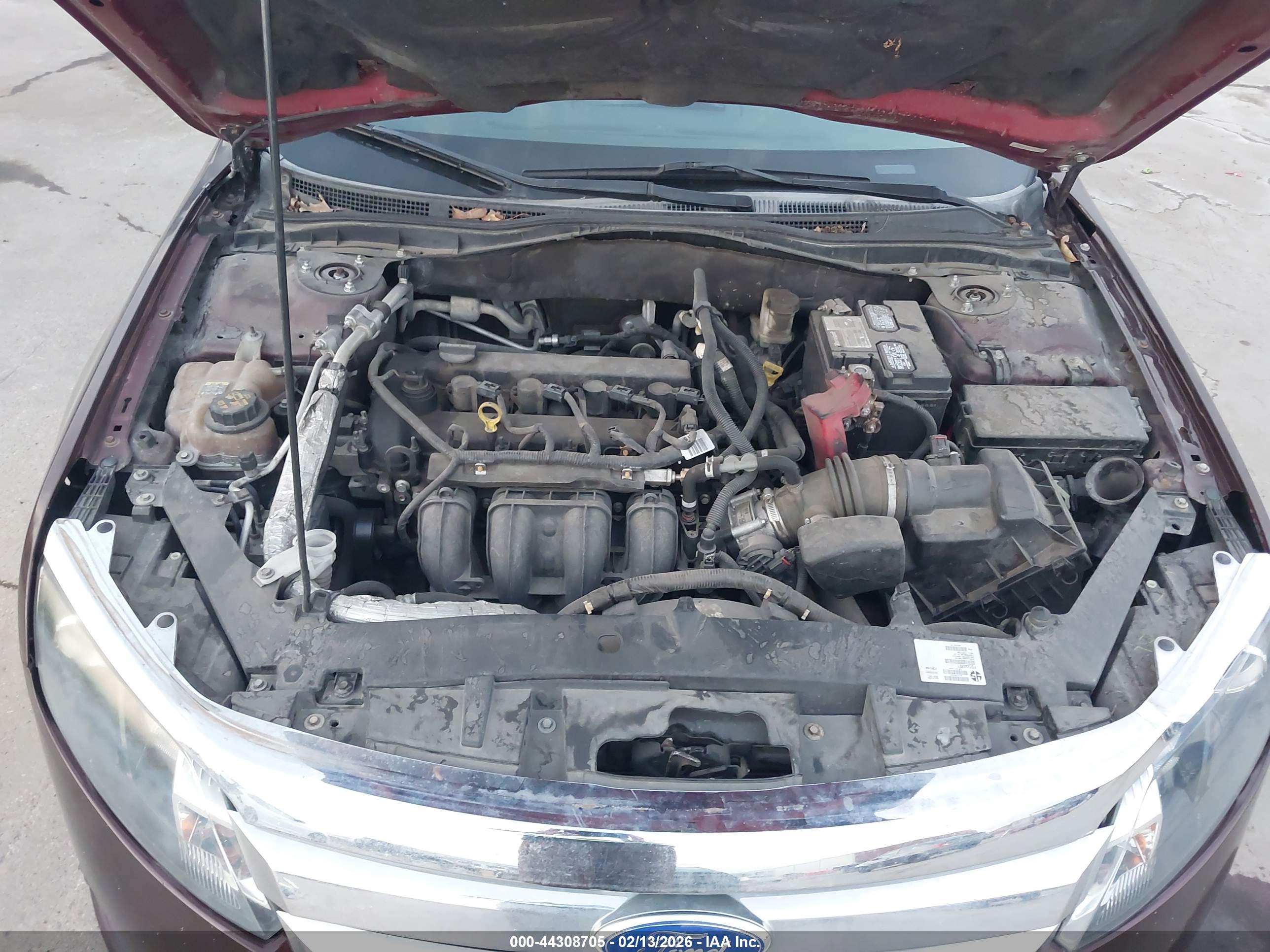 FORD FUSION image 10