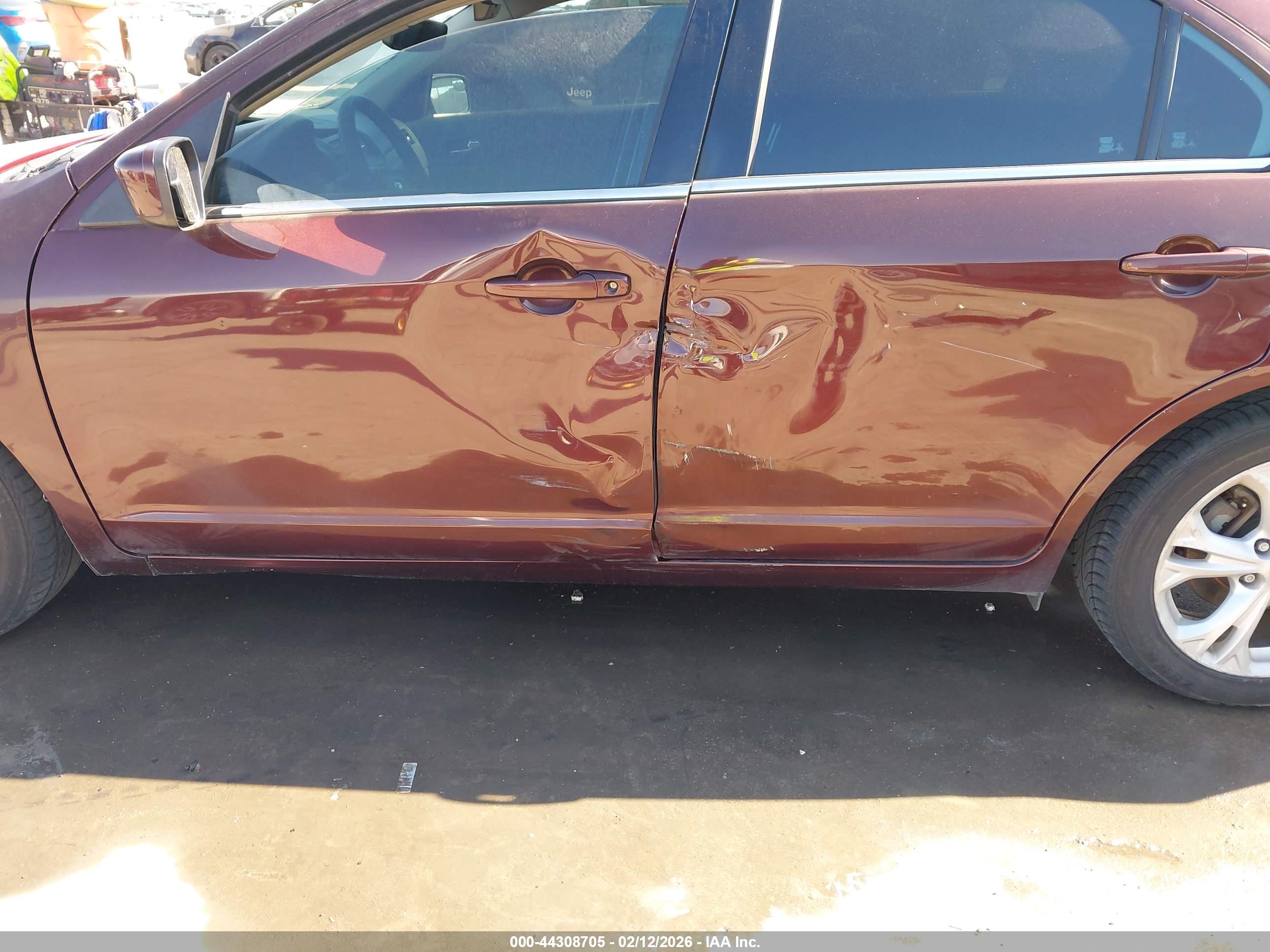 FORD FUSION image 6
