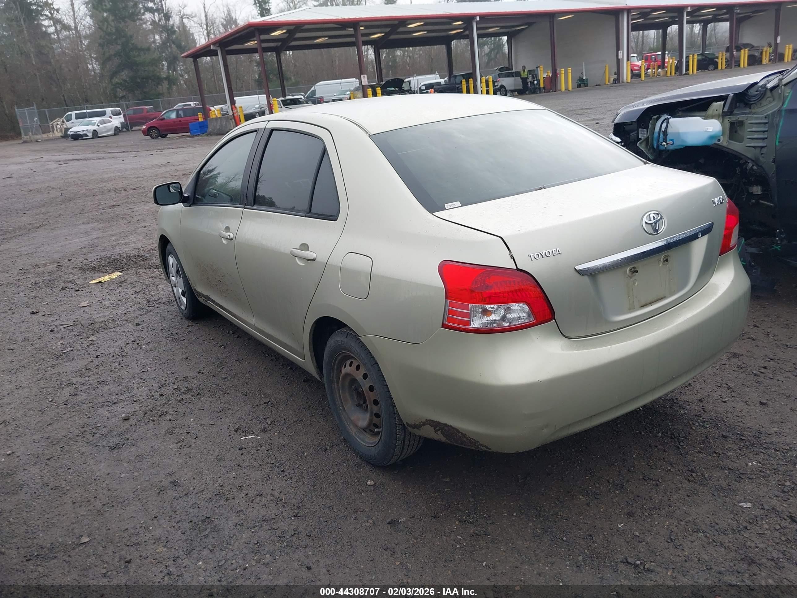 TOYOTA YARIS image 3