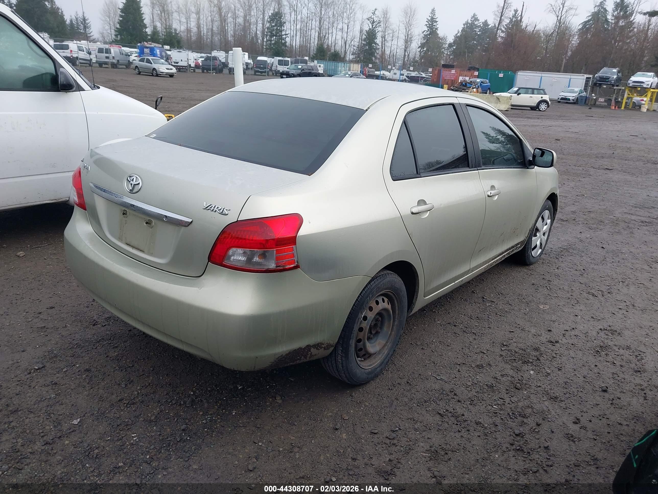 TOYOTA YARIS image 4