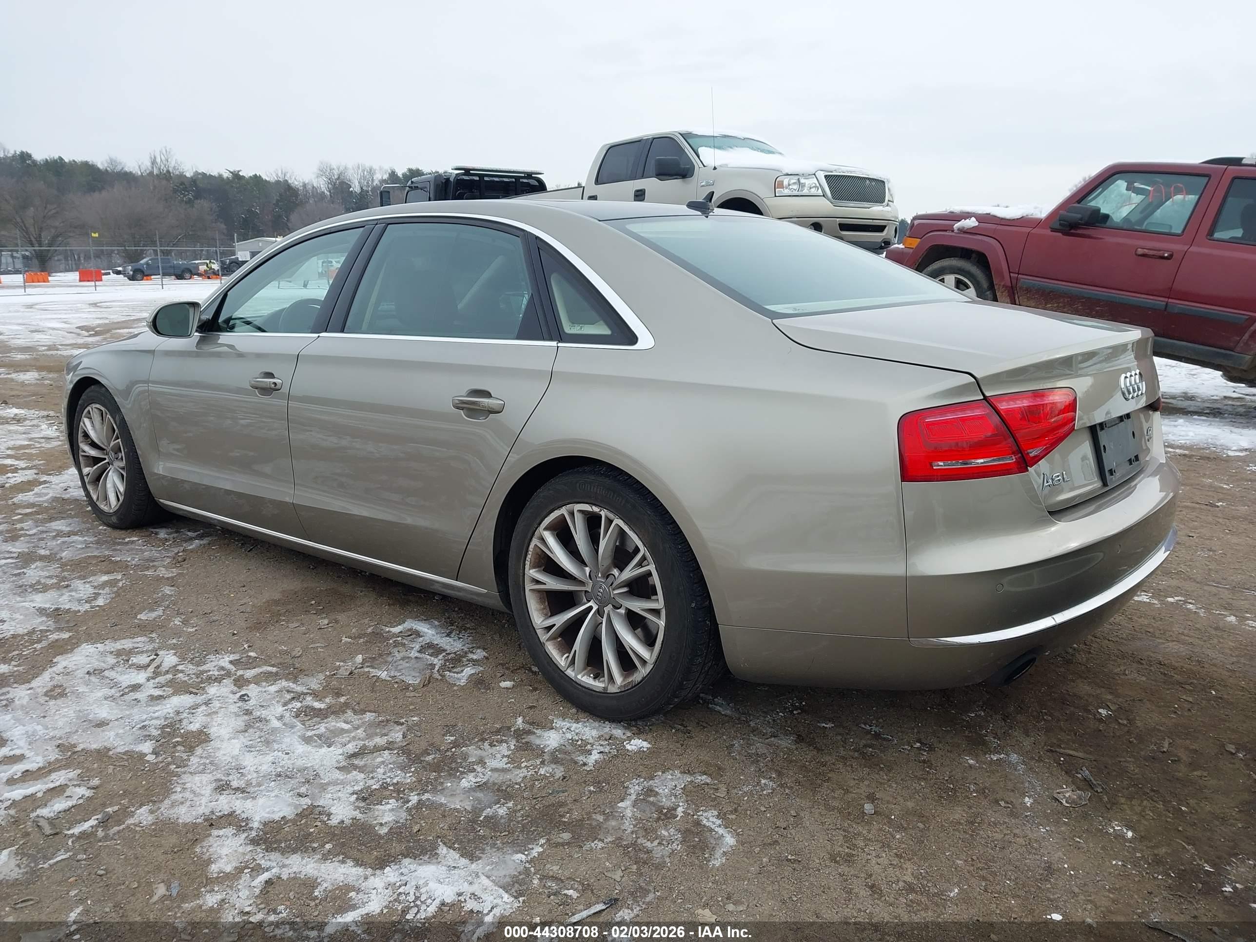 AUDI A8 image 3