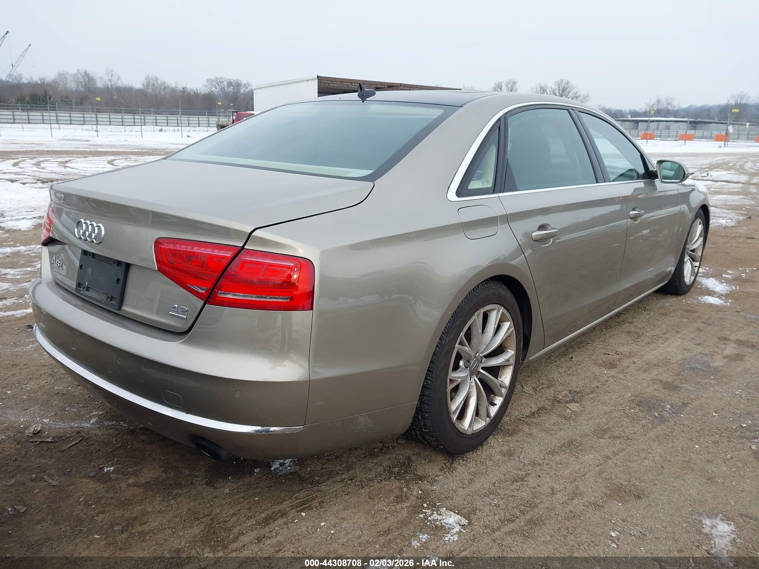 AUDI A8 image 4