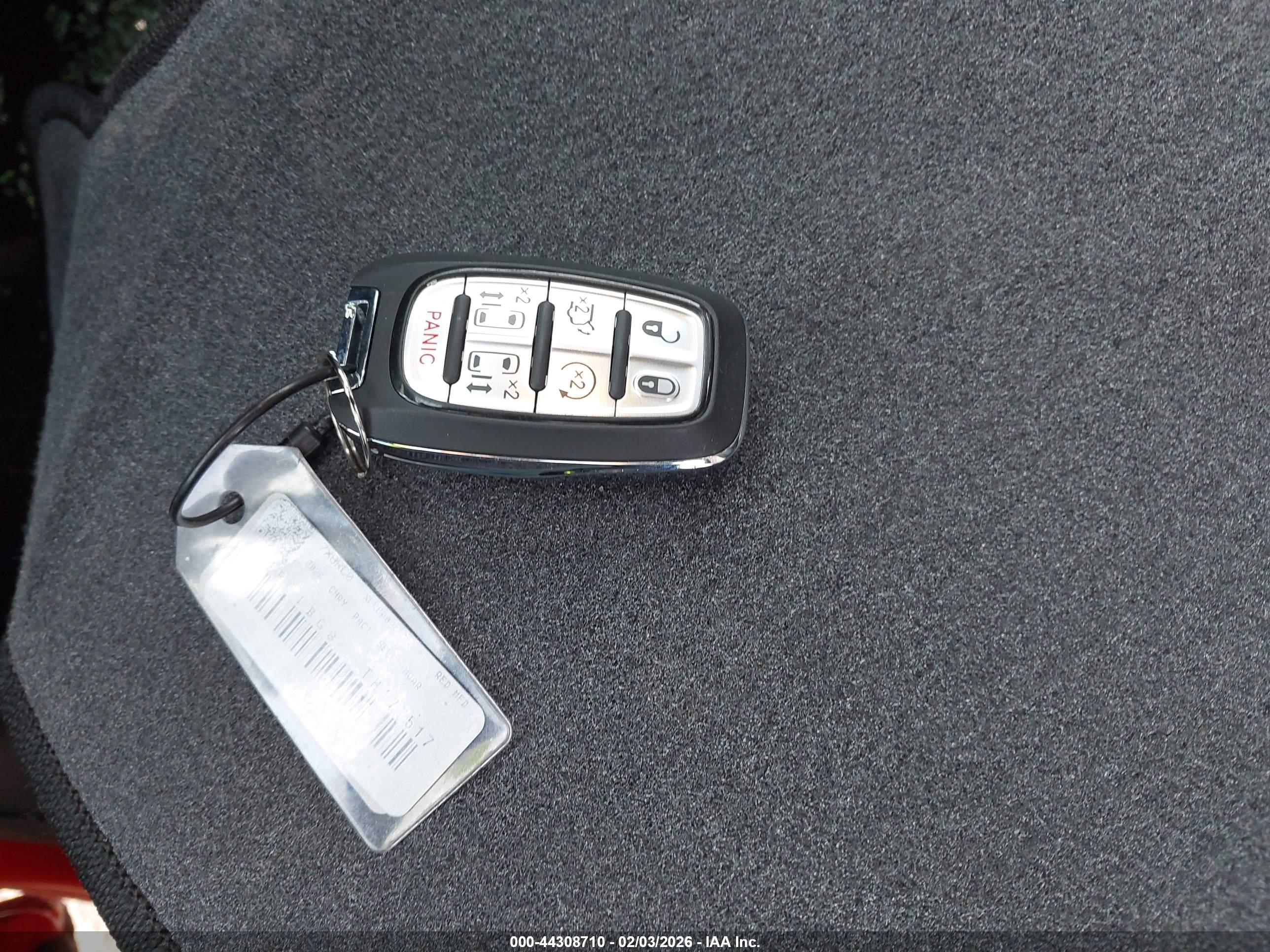 CHRYSLER PACIFICA image 11