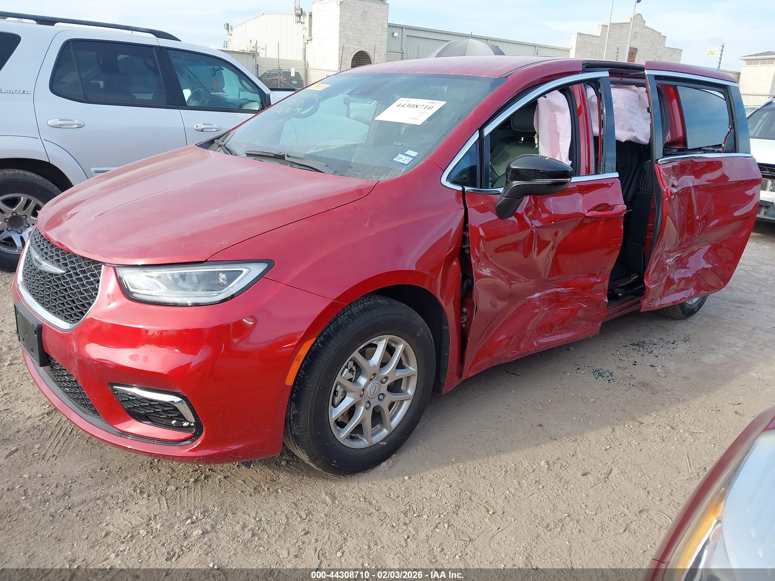 CHRYSLER PACIFICA image 2