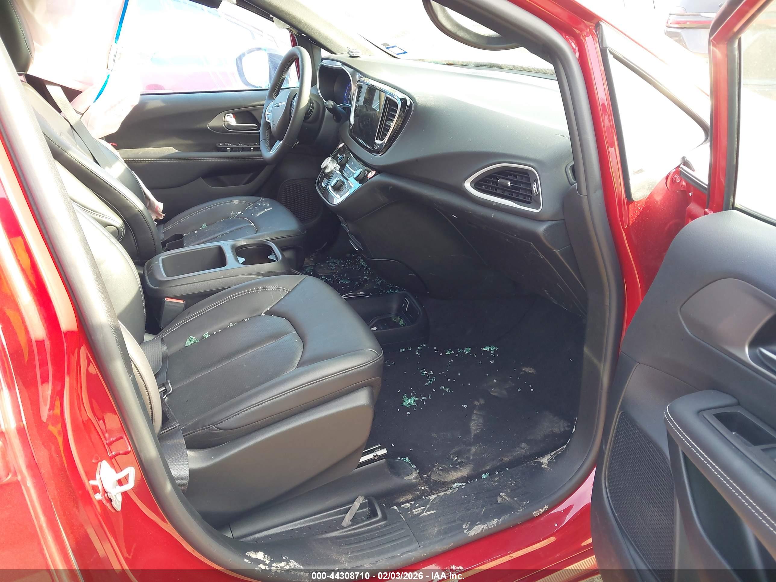 CHRYSLER PACIFICA image 5