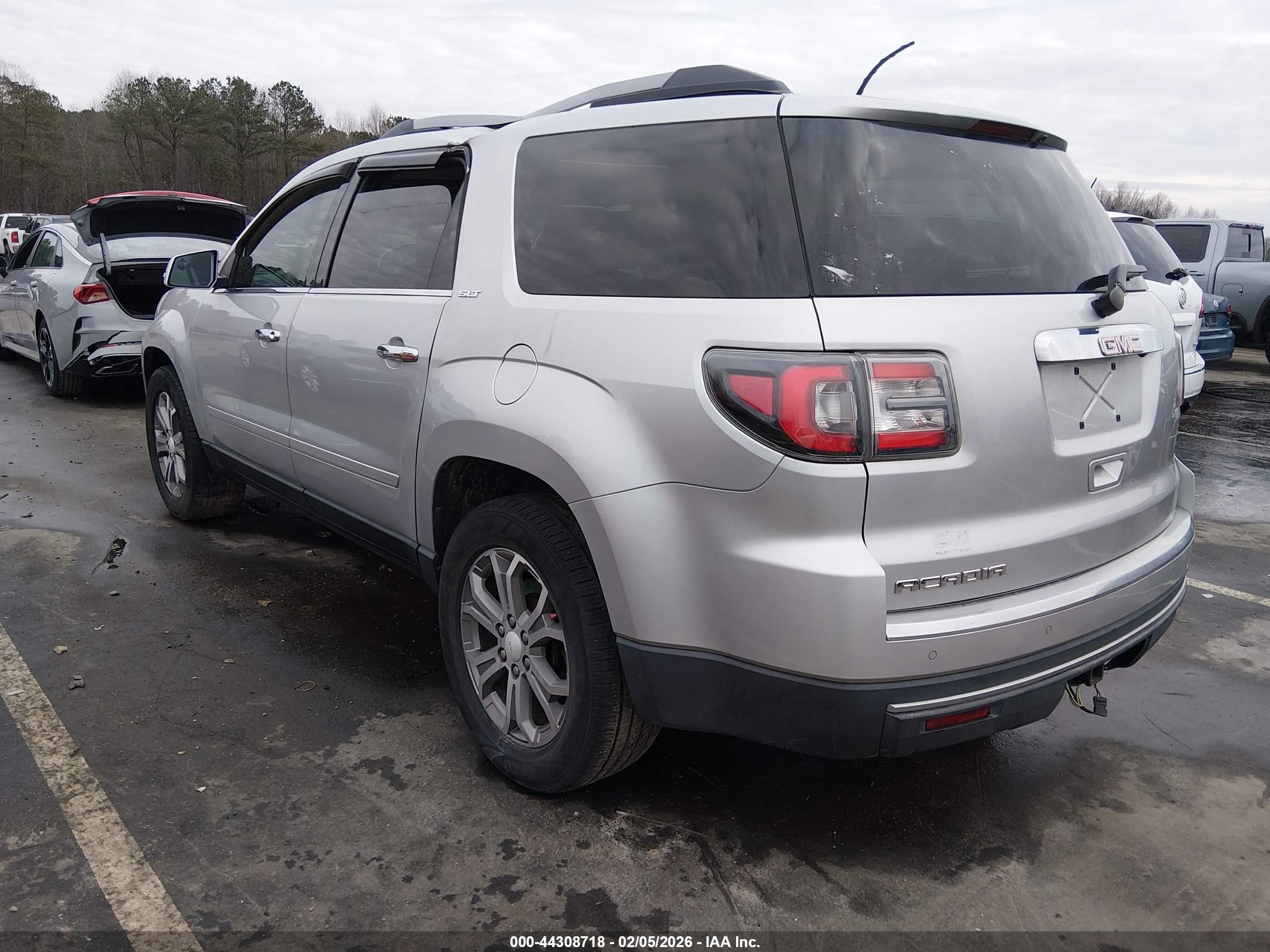 GMC ACADIA image 3