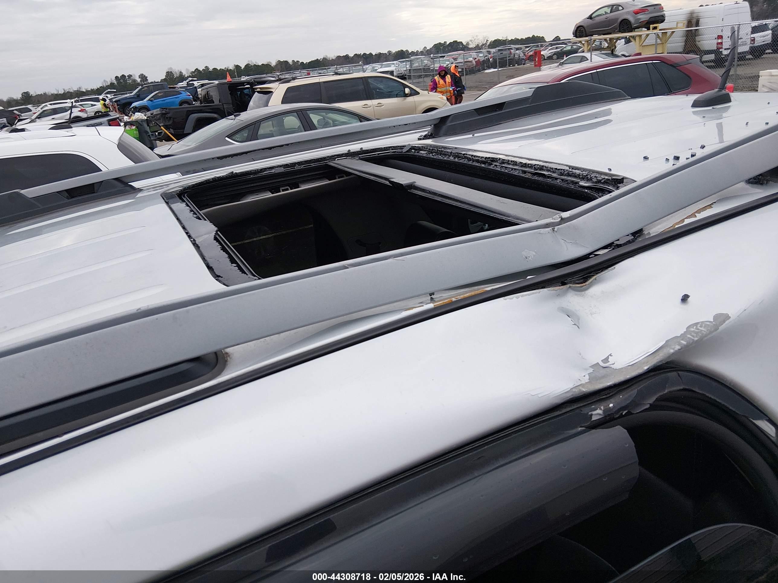 GMC ACADIA image 6