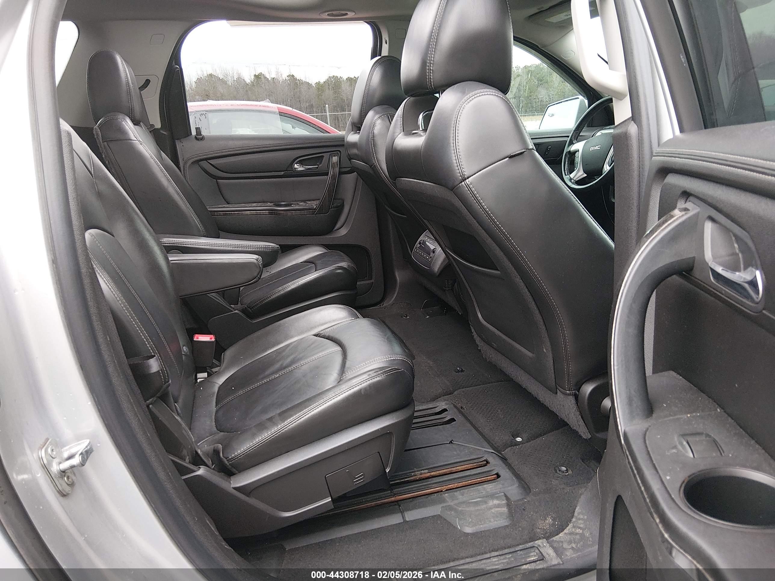 GMC ACADIA image 8