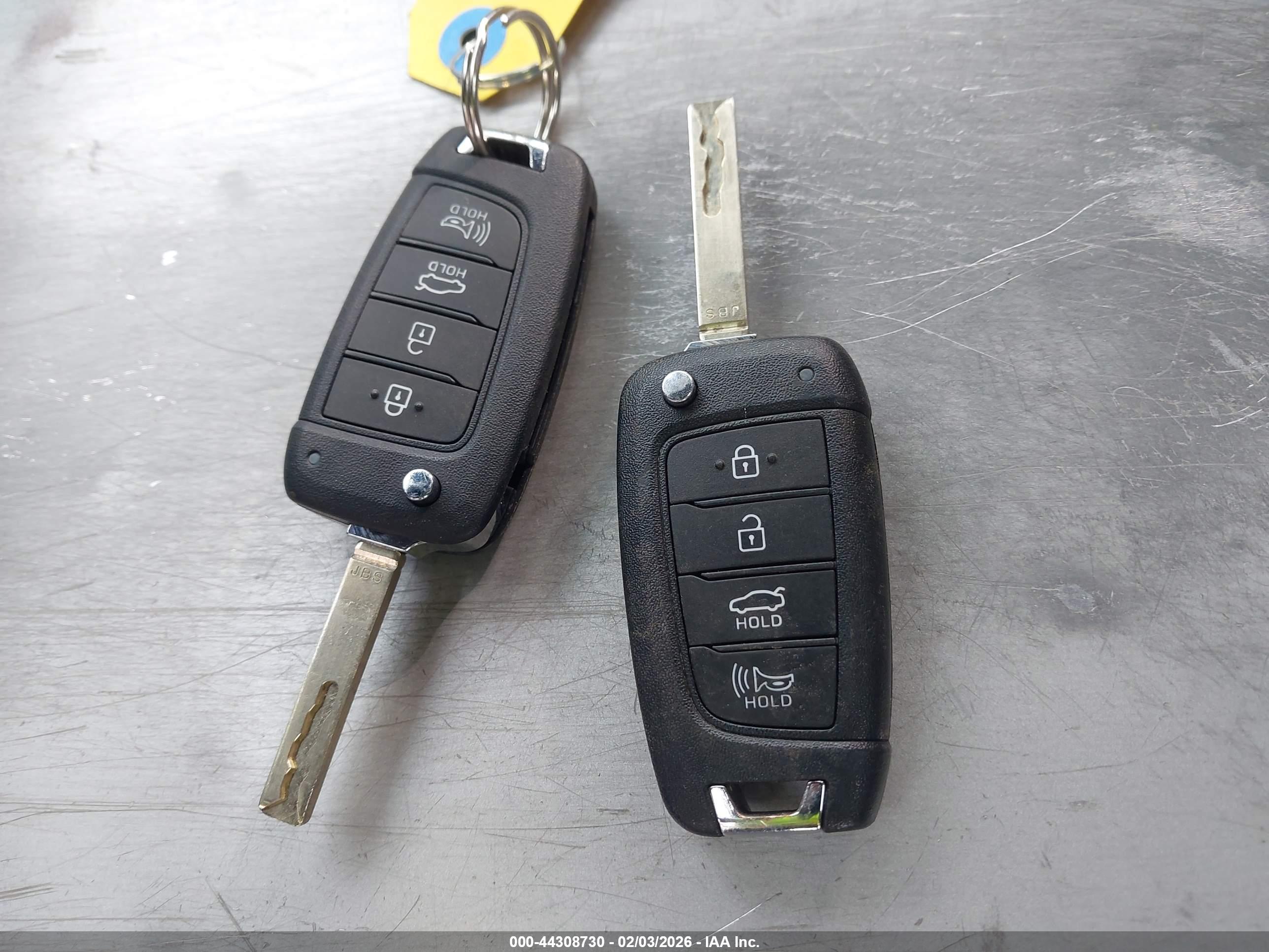 HYUNDAI ELANTRA image 11