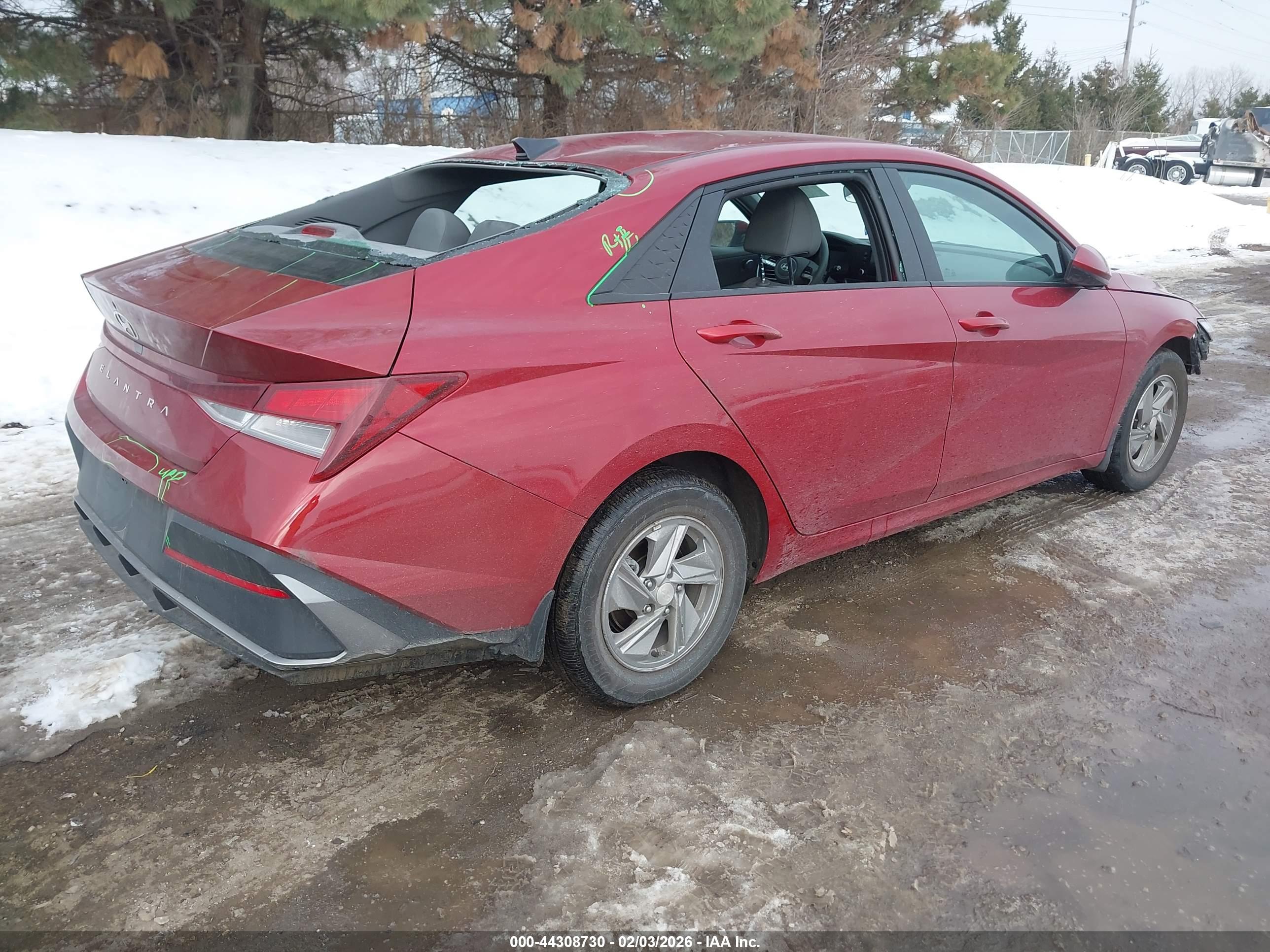 HYUNDAI ELANTRA image 4