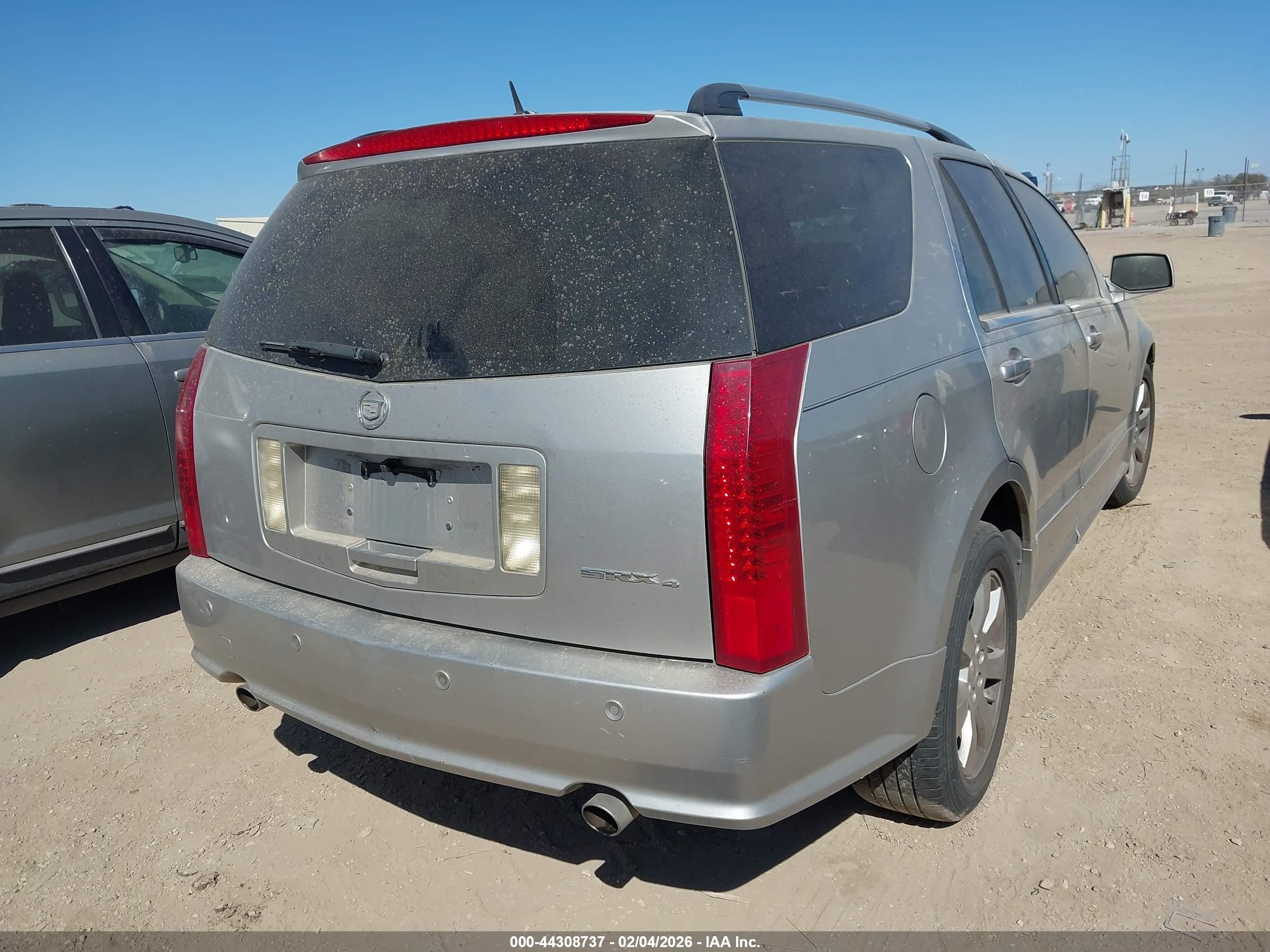 CADILLAC SRX image 4