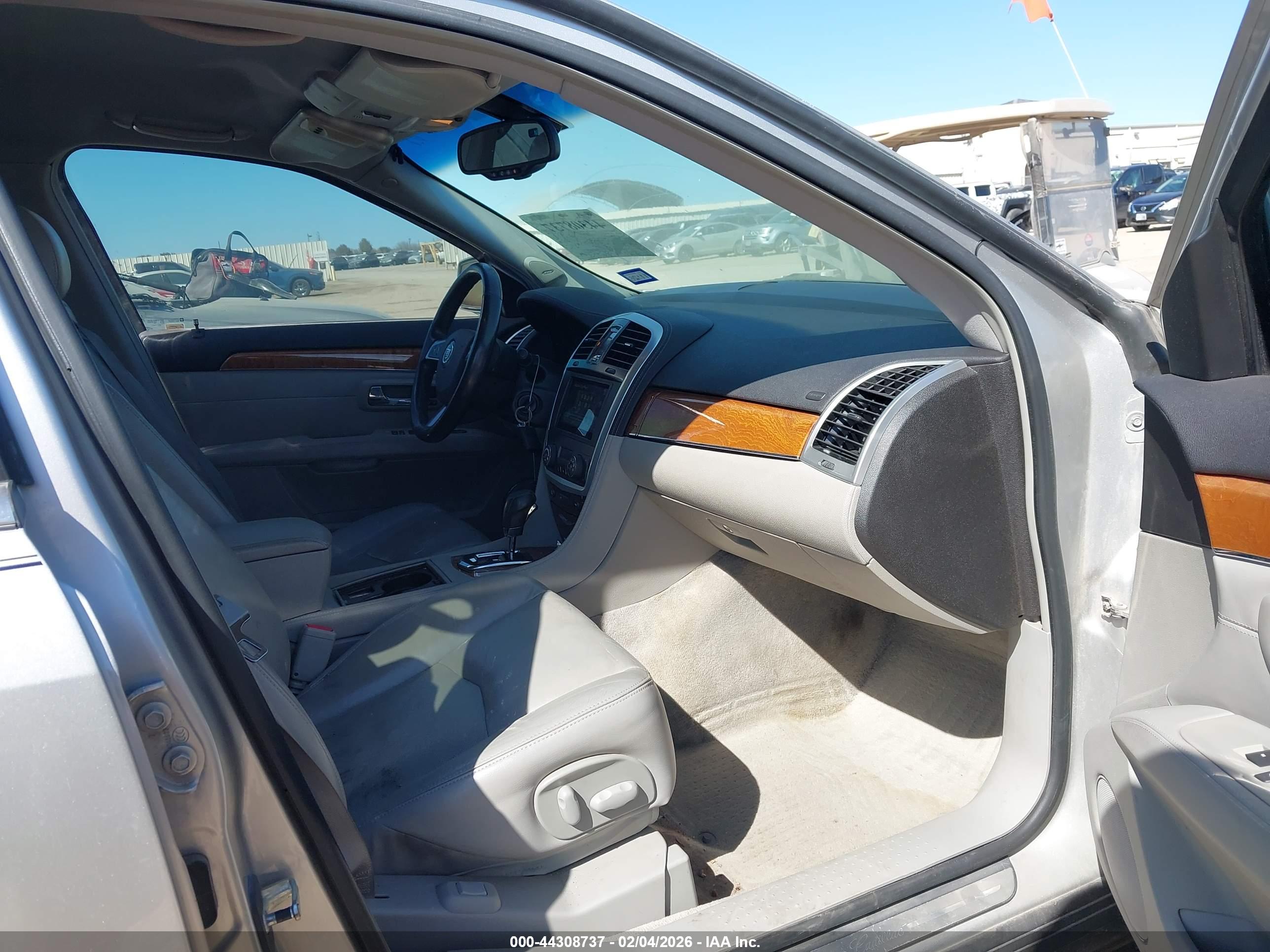 CADILLAC SRX image 5