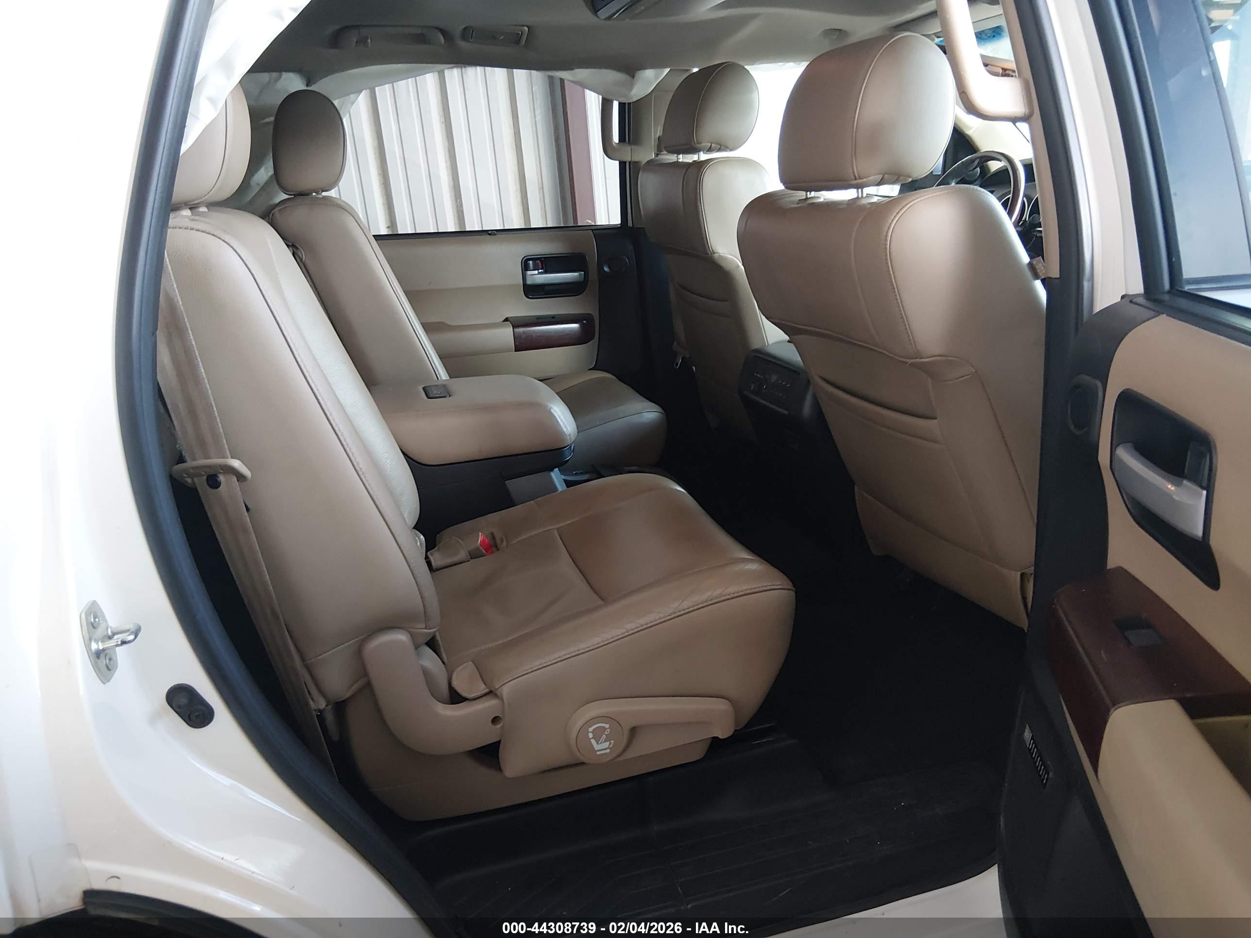 TOYOTA SEQUOIA image 8
