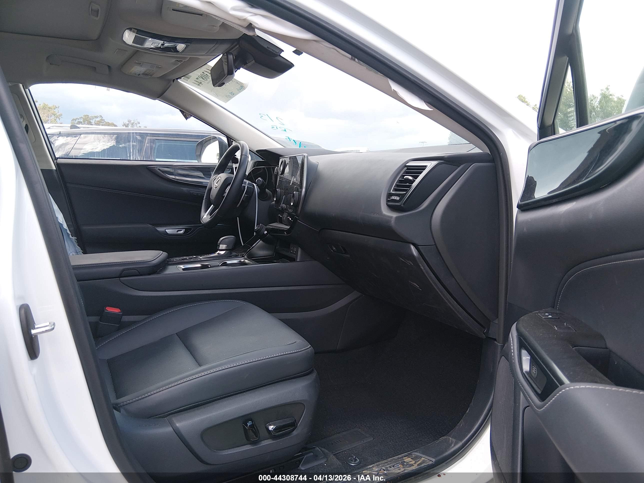 LEXUS NX image 5