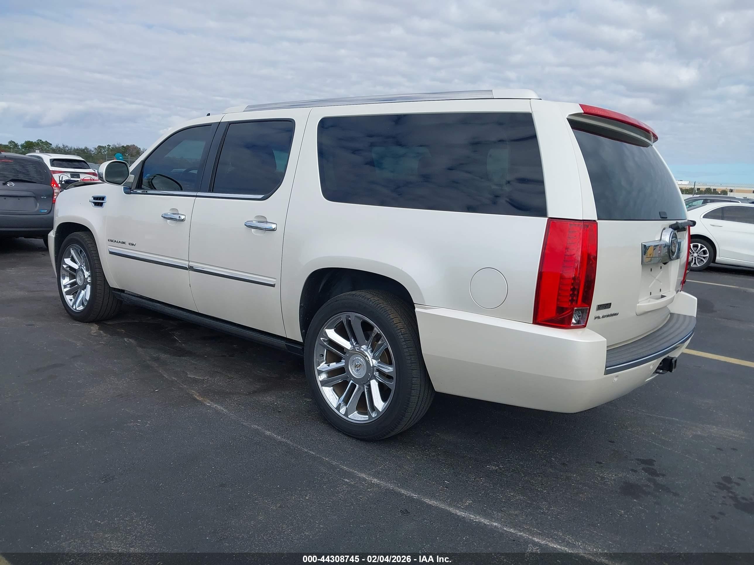CADILLAC ESCALADE image 3