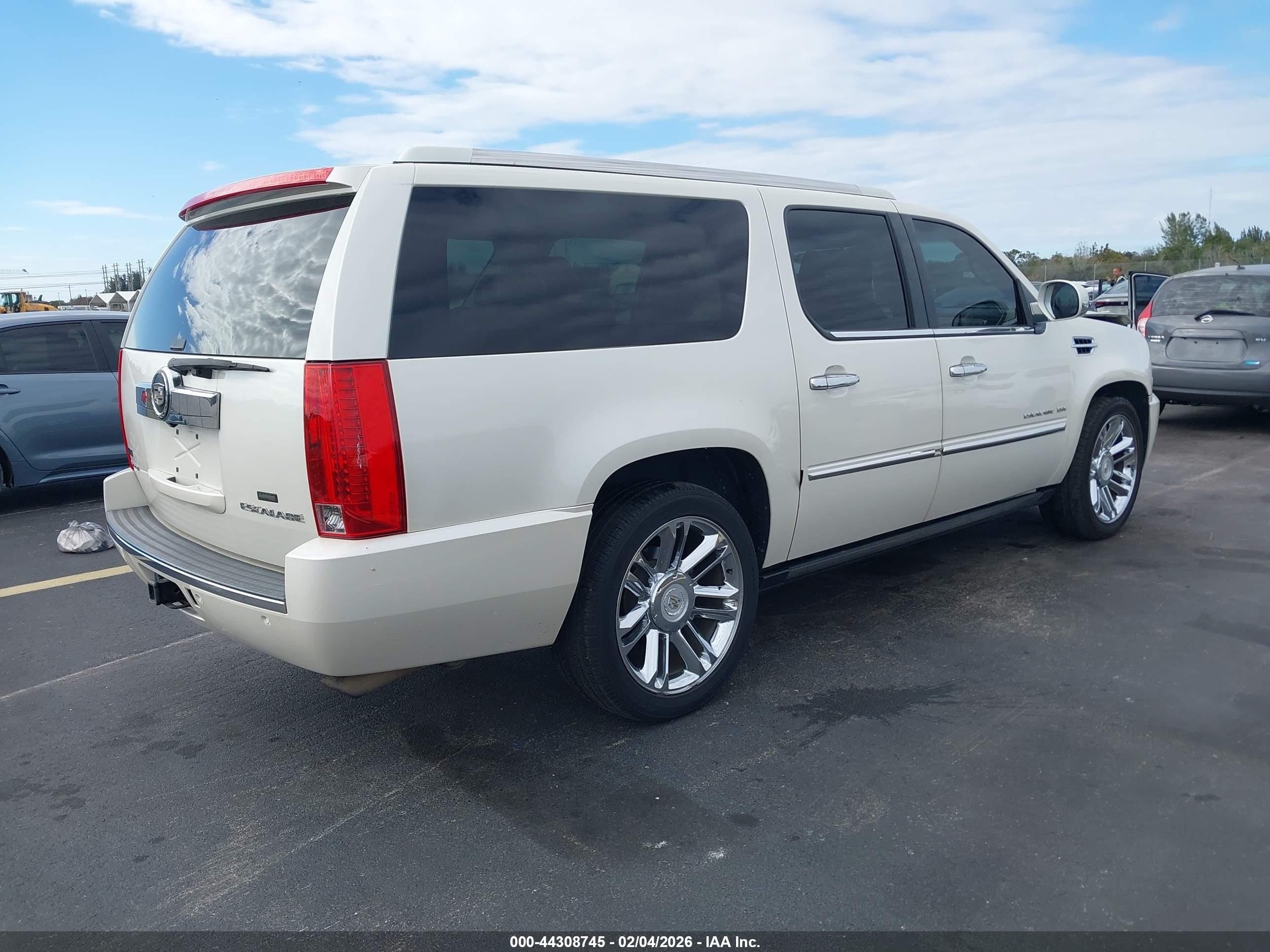 CADILLAC ESCALADE image 4