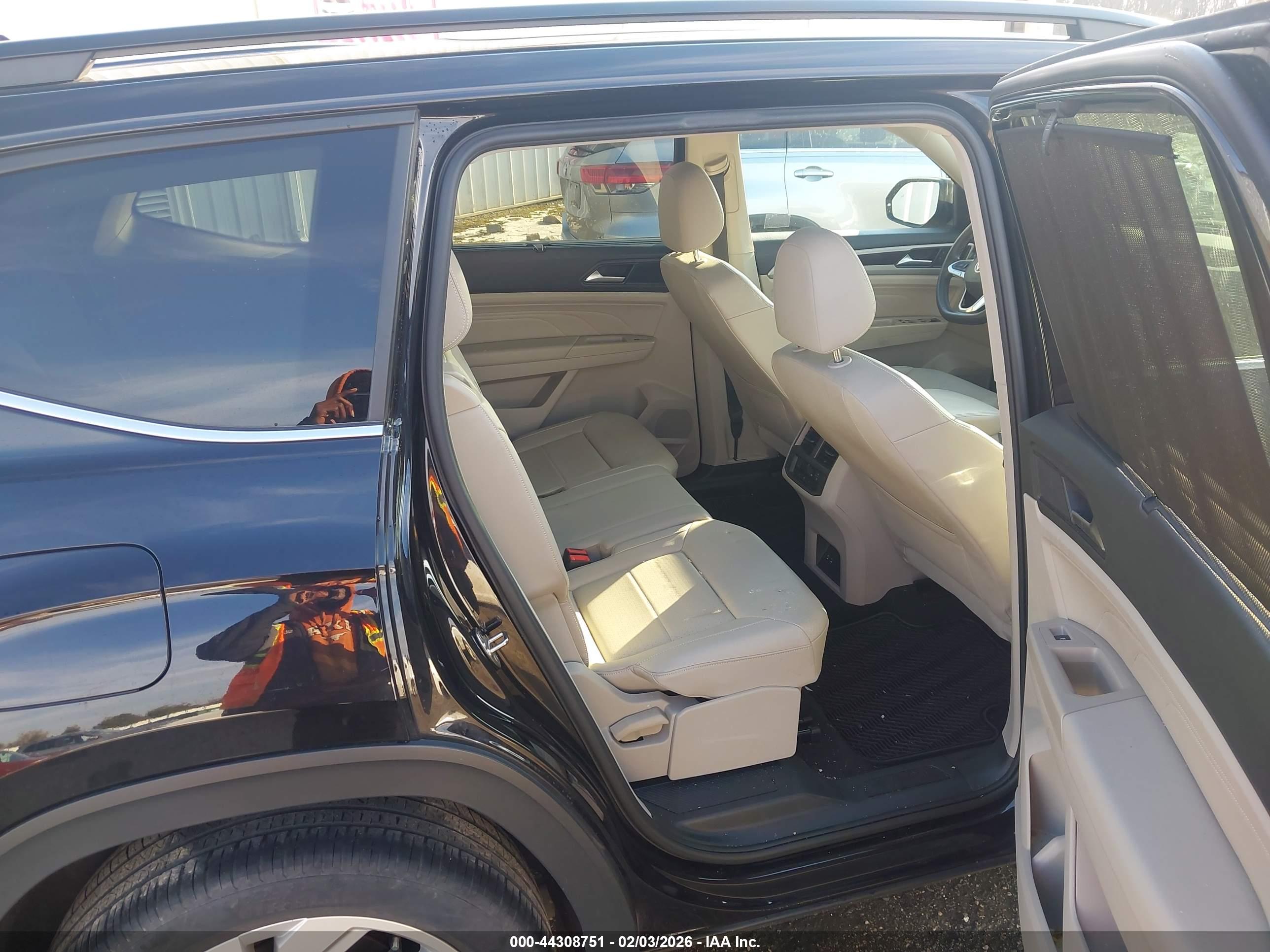 VOLKSWAGEN ATLAS image 8