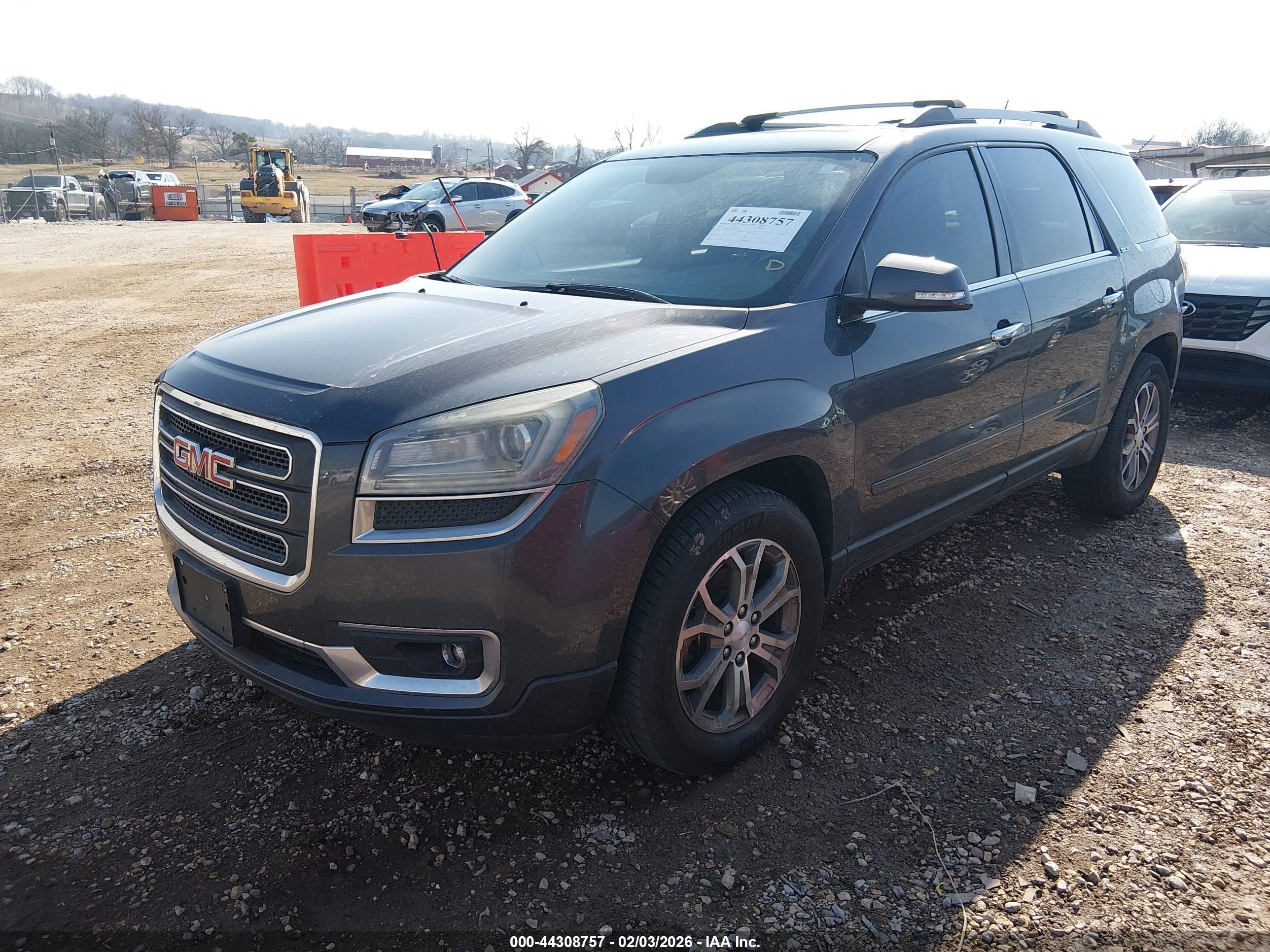 GMC ACADIA image 2