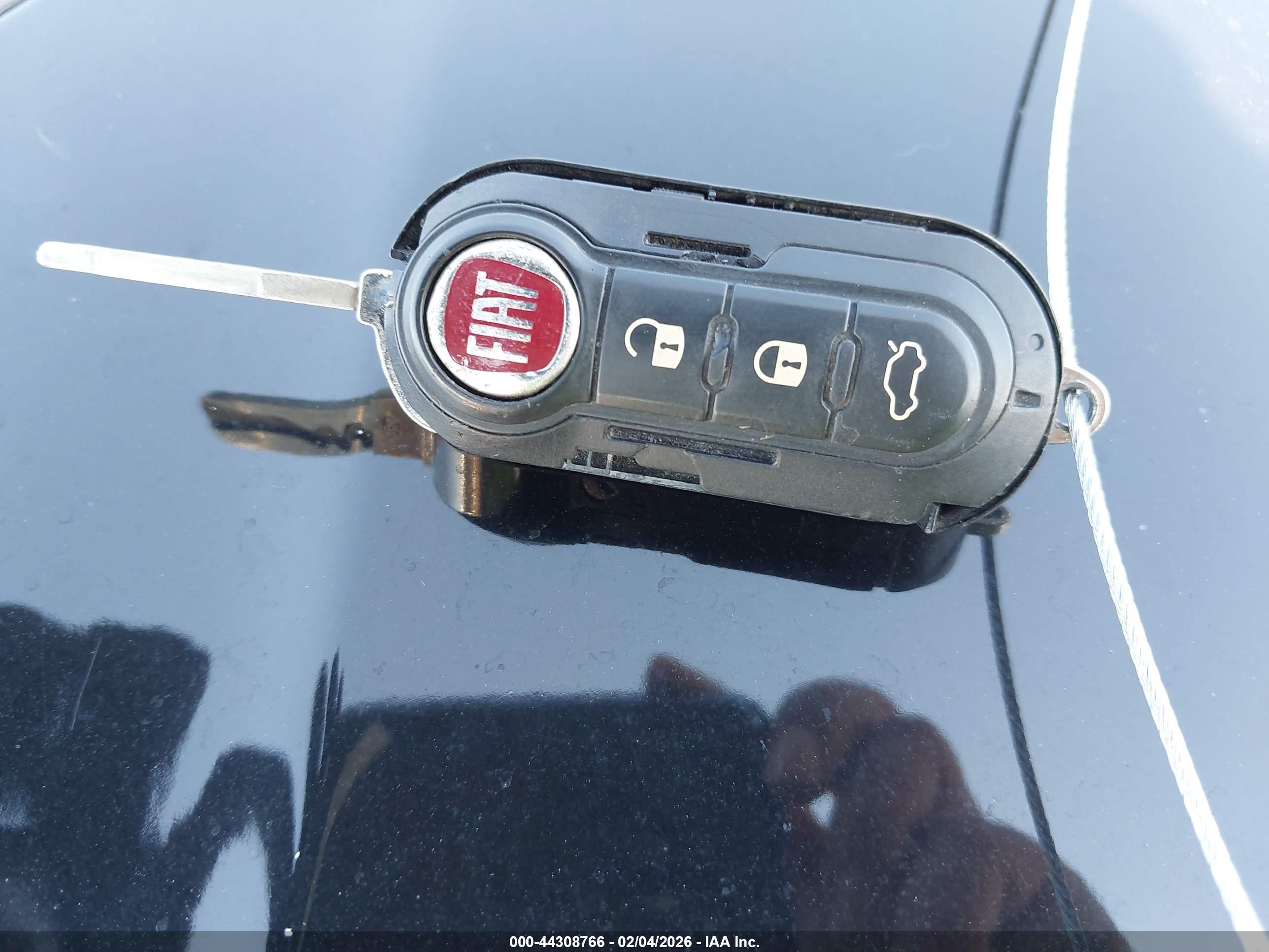 FIAT 500L image 11