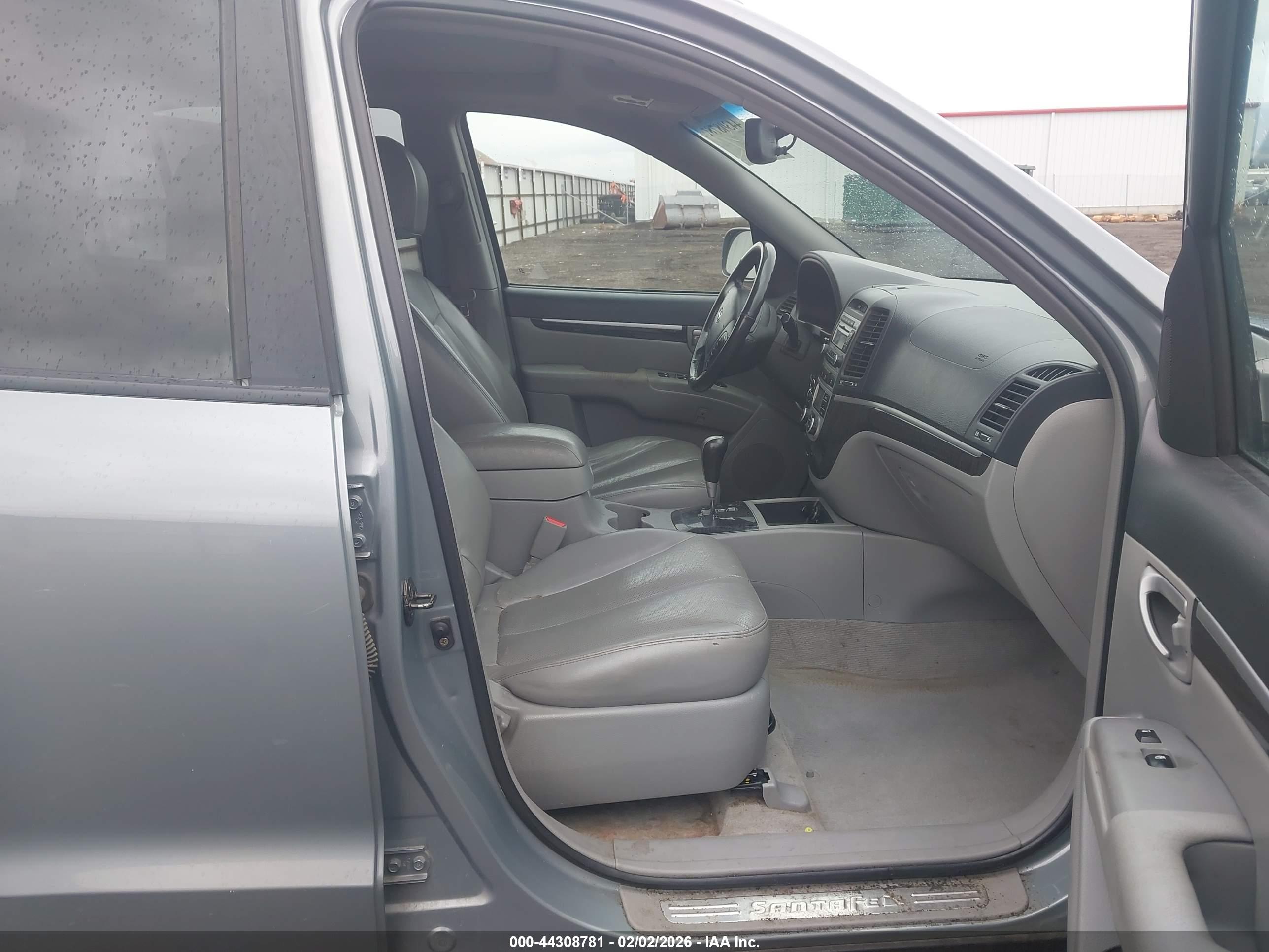 HYUNDAI SANTA image 5
