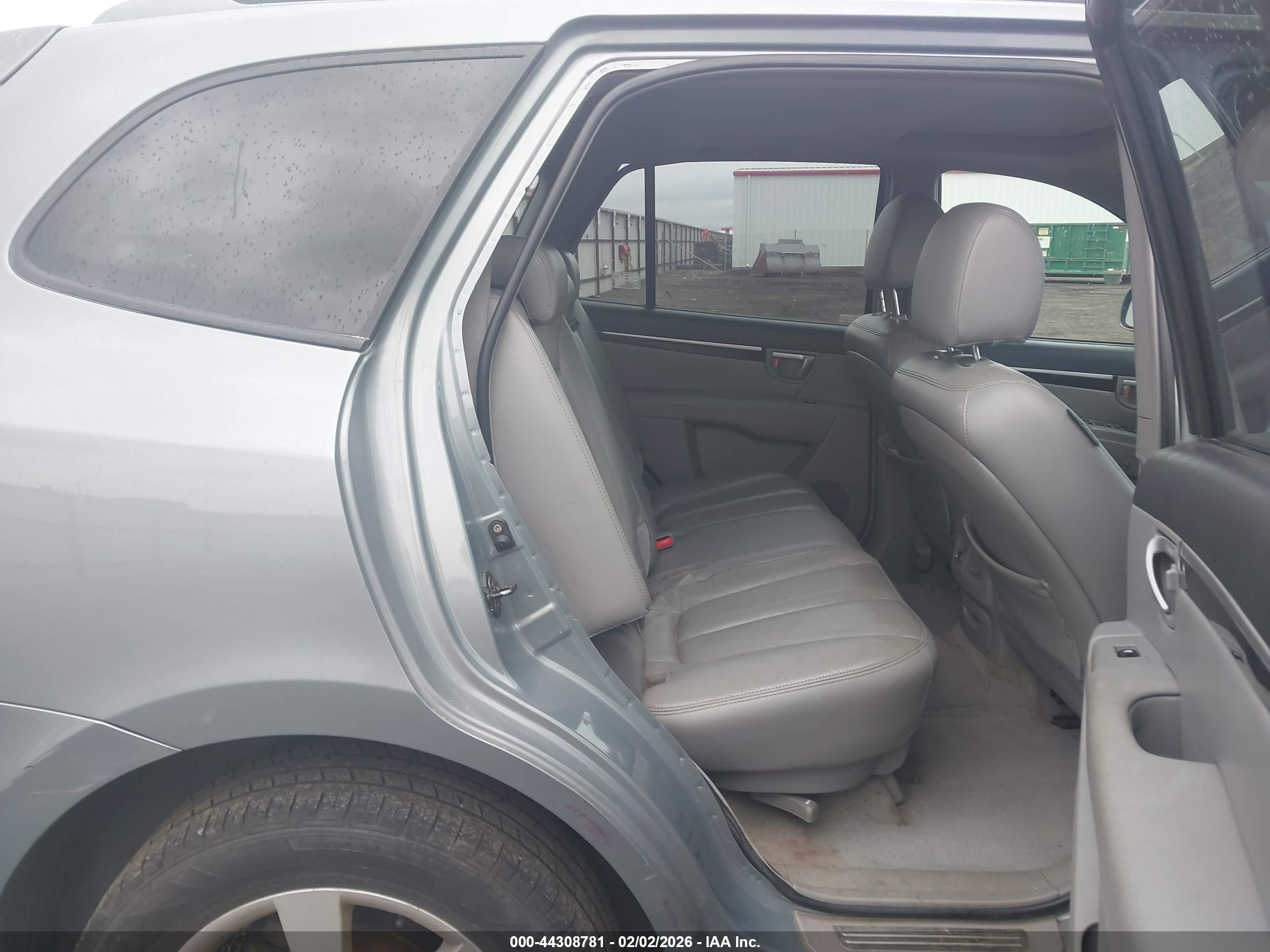 HYUNDAI SANTA image 8