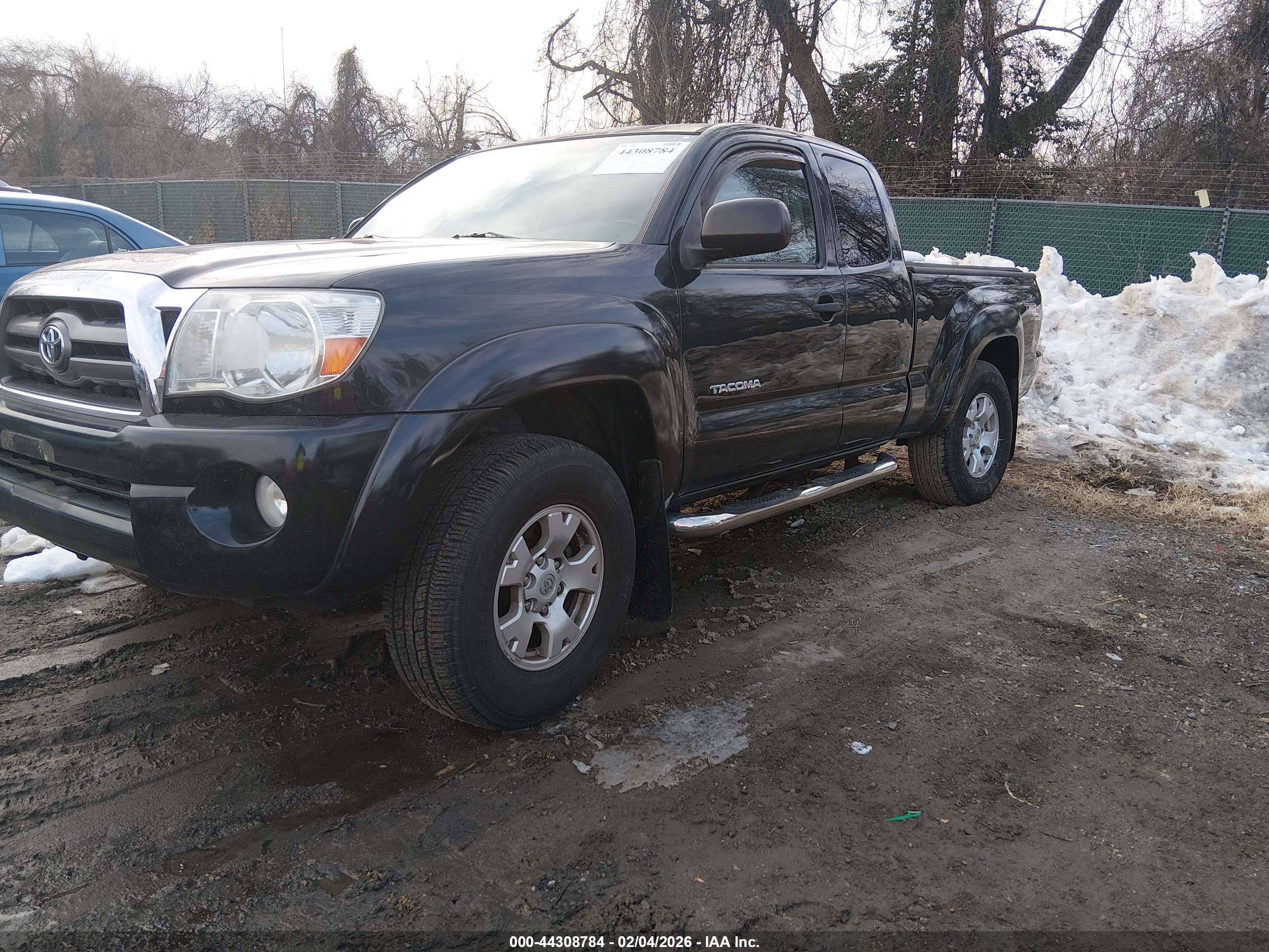 TOYOTA TACOMA image 2