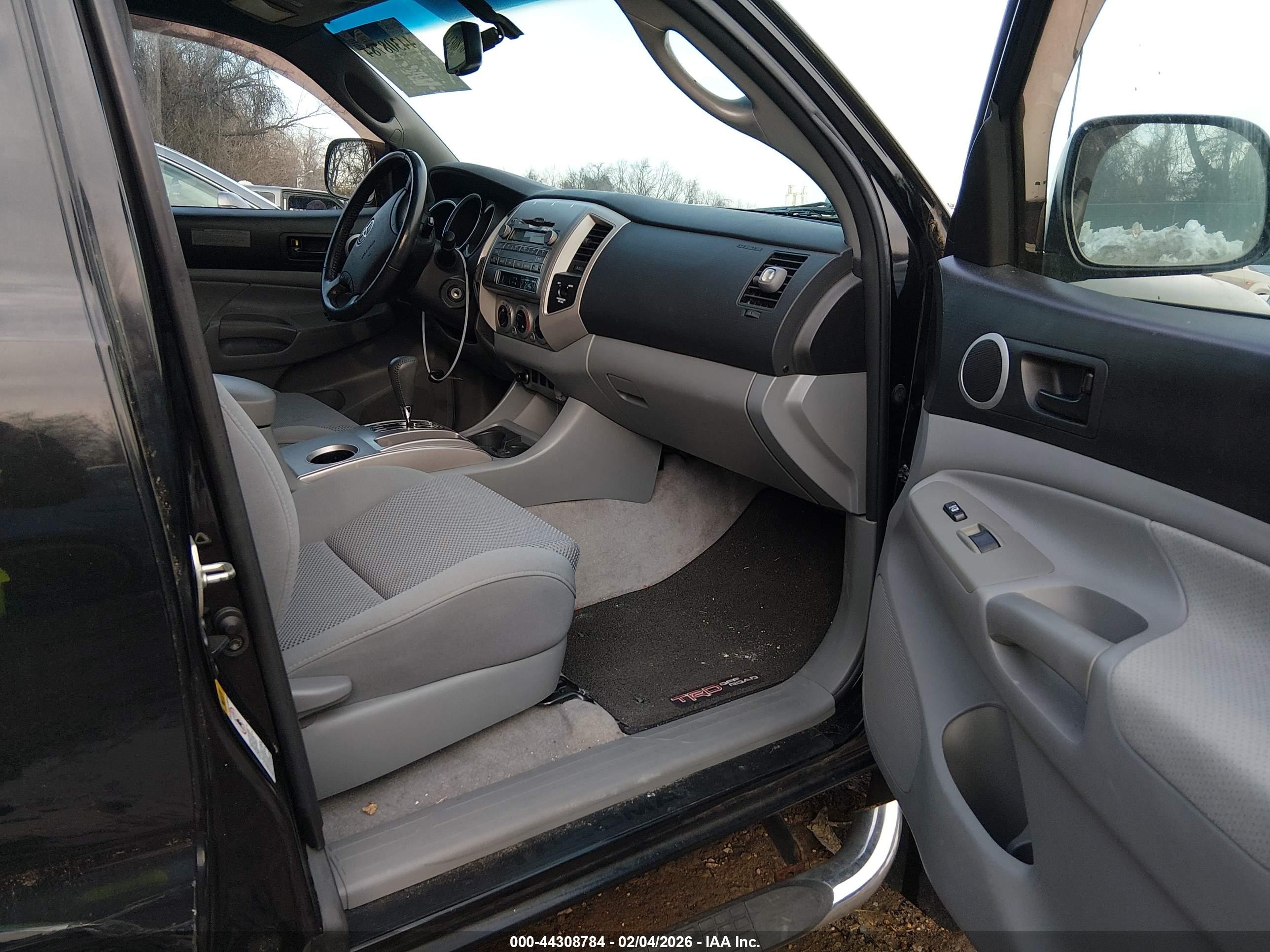 TOYOTA TACOMA image 5