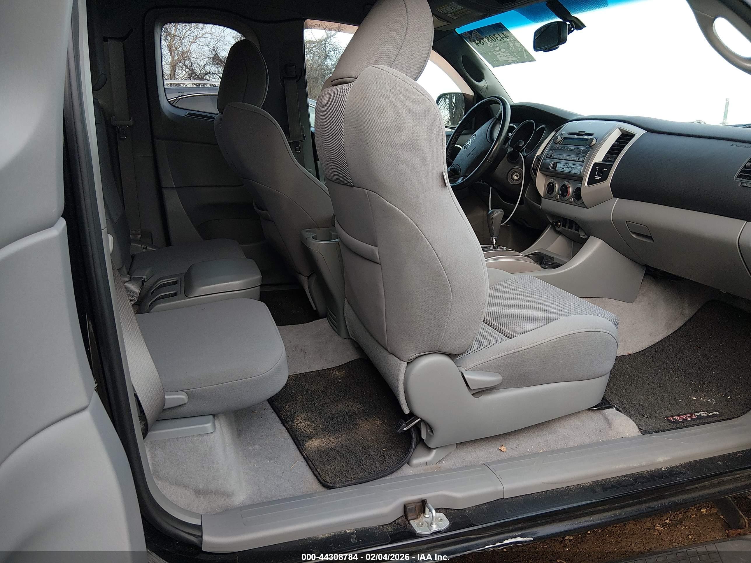 TOYOTA TACOMA image 8