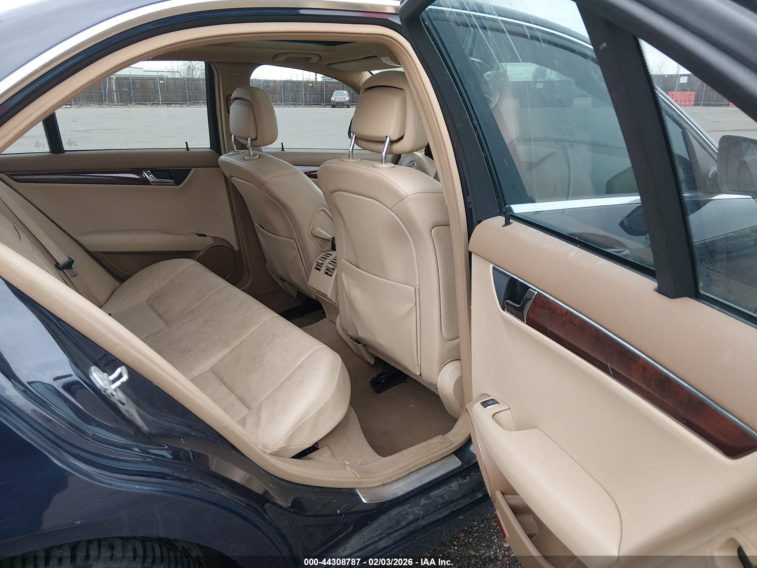 MERCEDES-BENZ C image 8