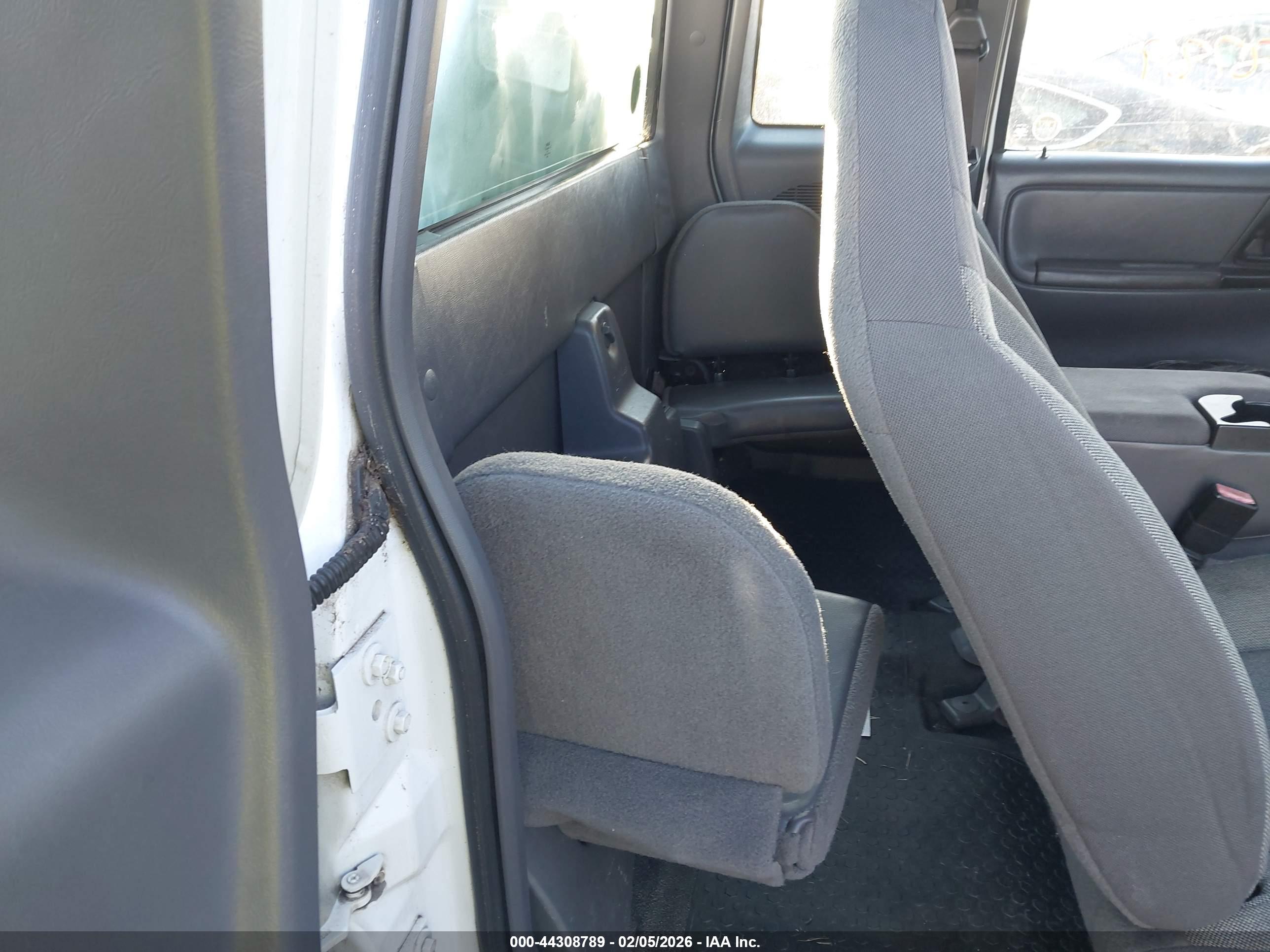 FORD RANGER image 8