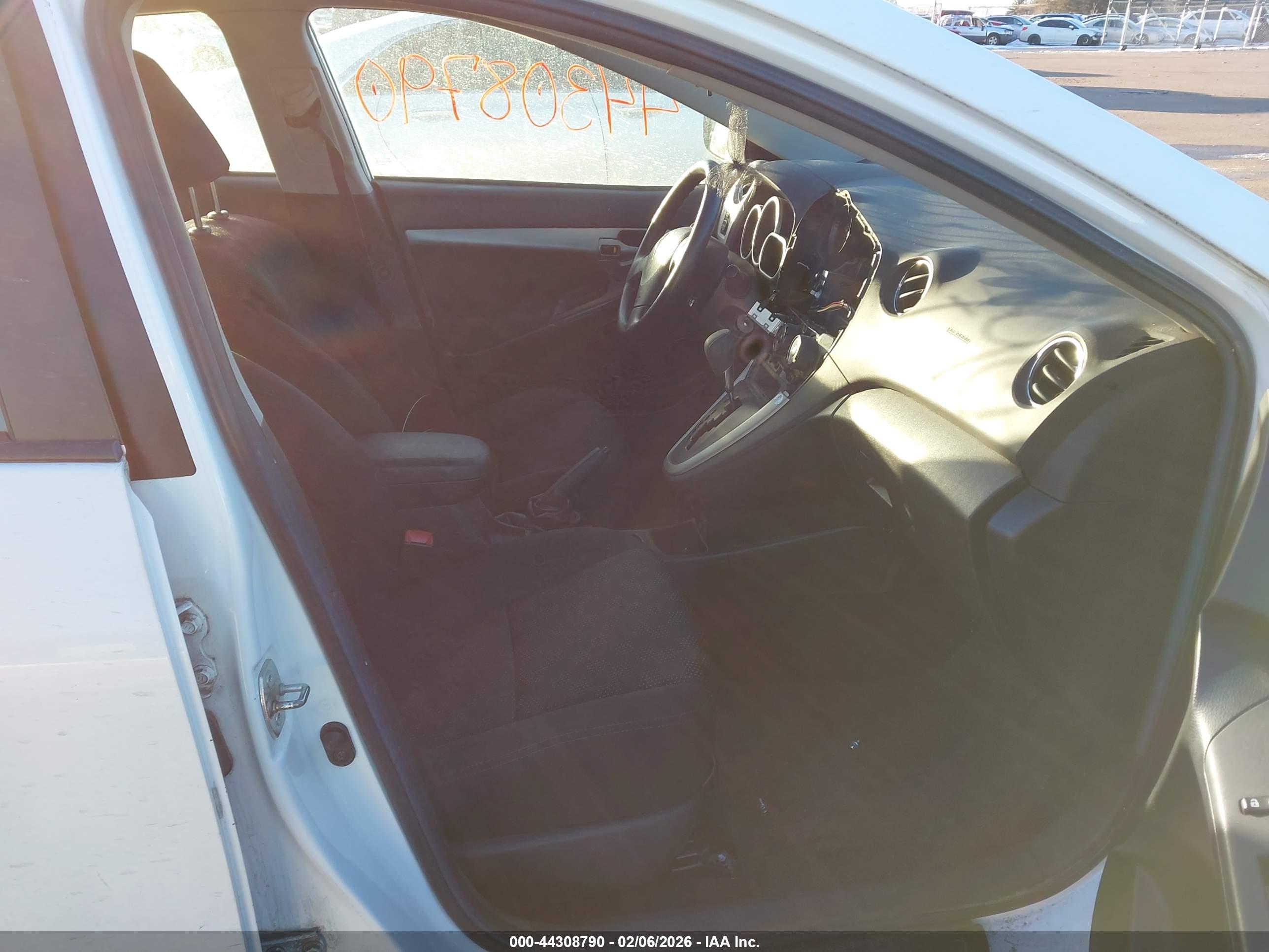 PONTIAC VIBE image 5