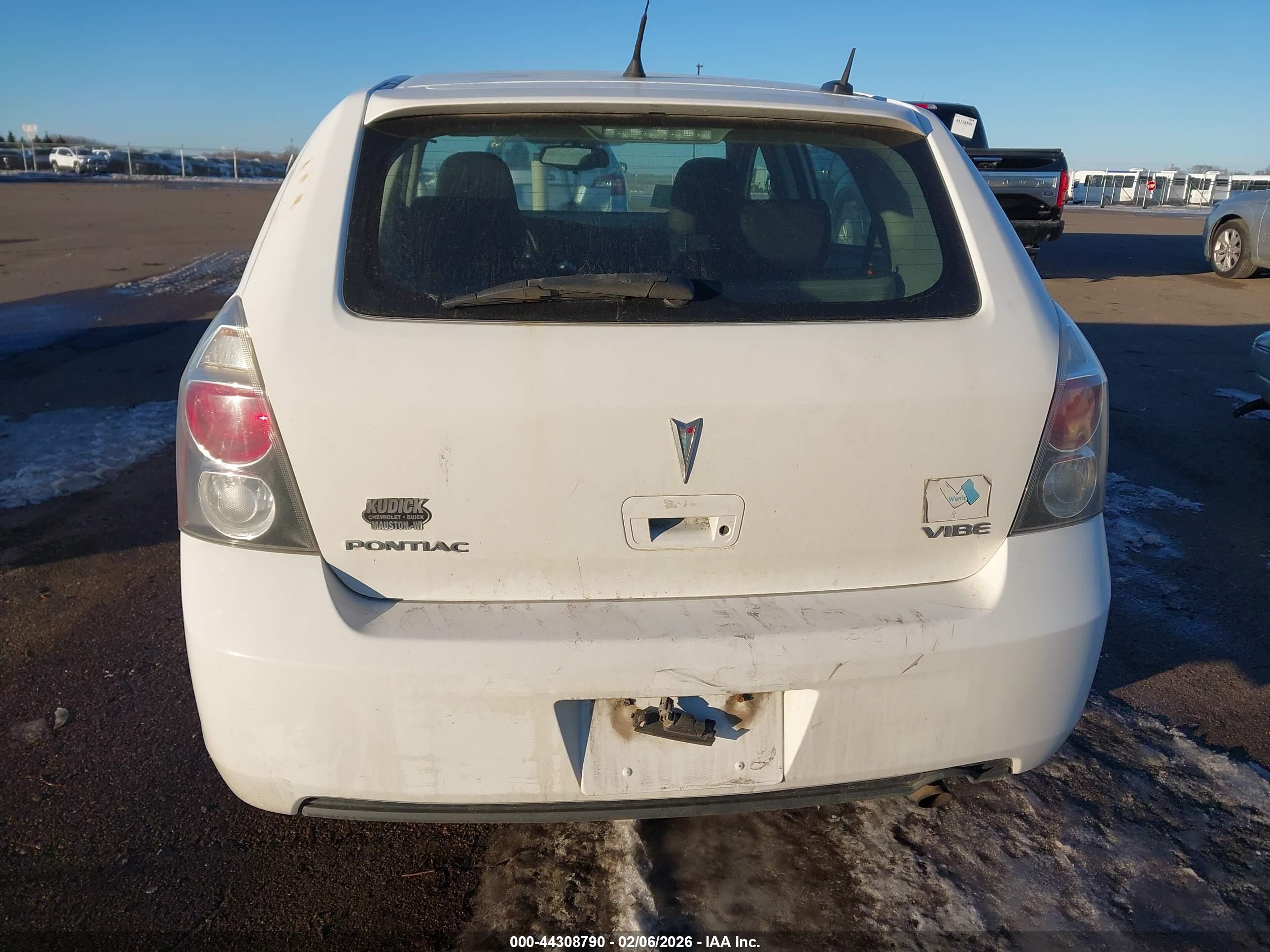 PONTIAC VIBE image 6