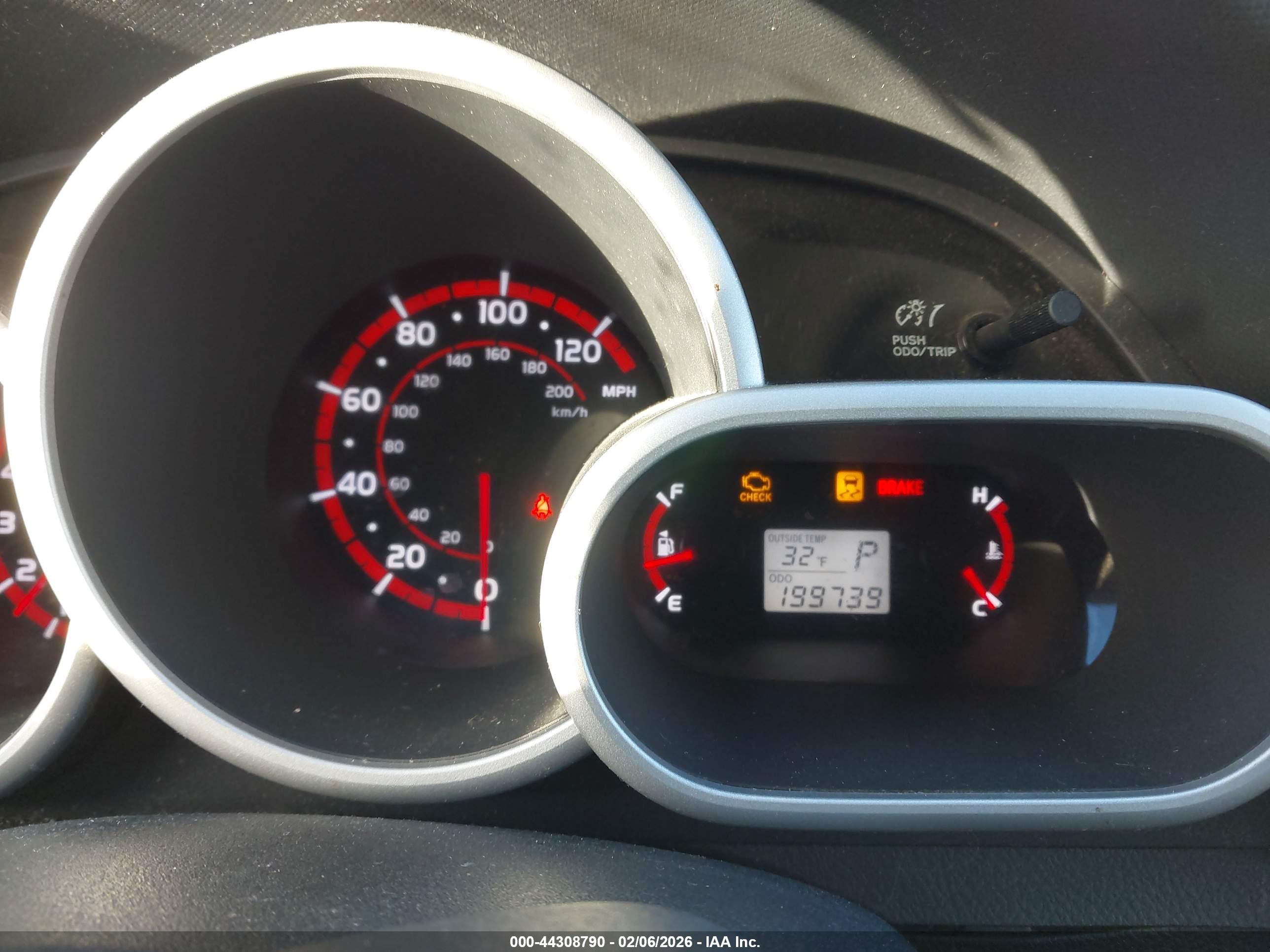 PONTIAC VIBE image 7