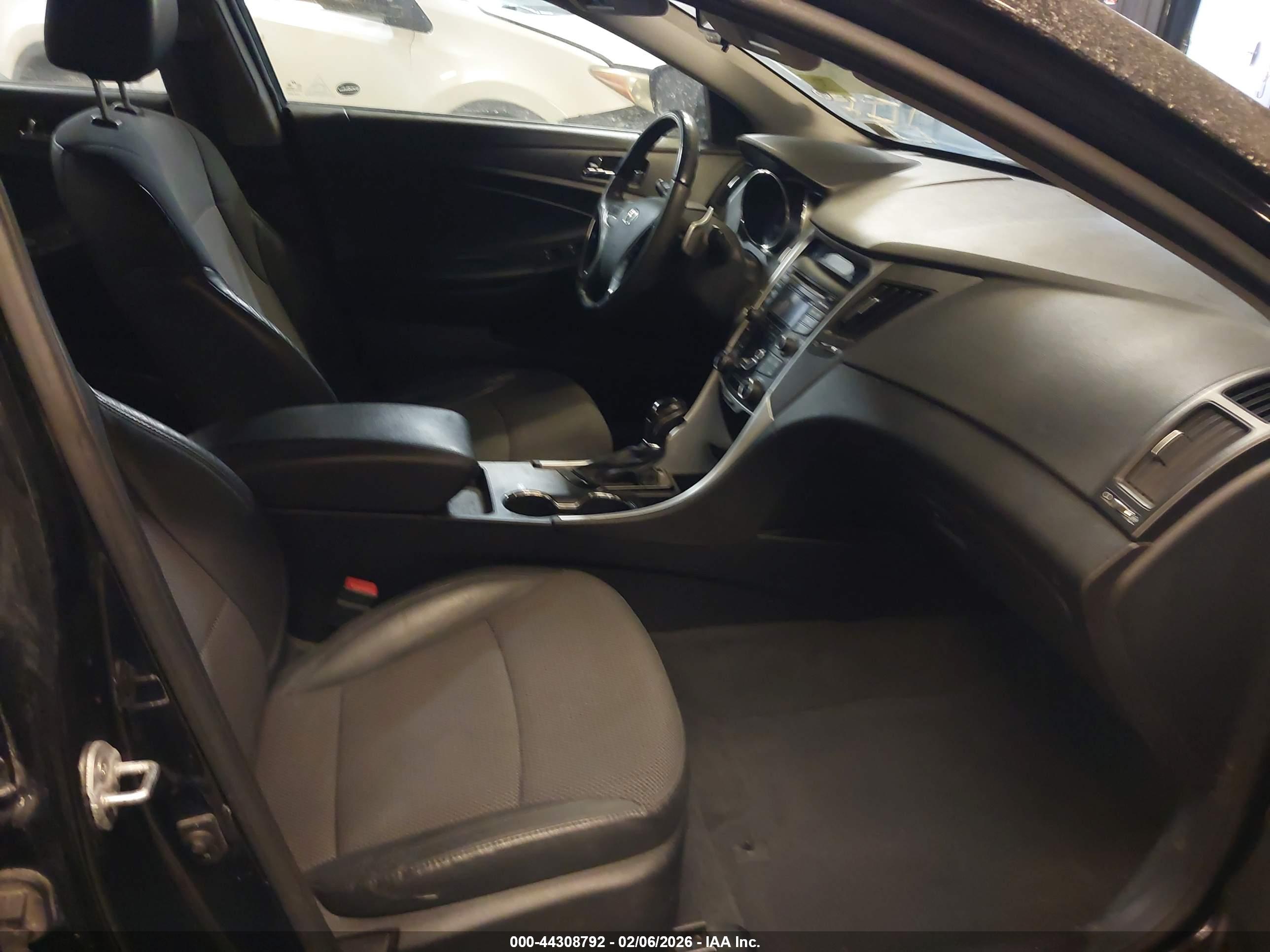 HYUNDAI SONATA image 5