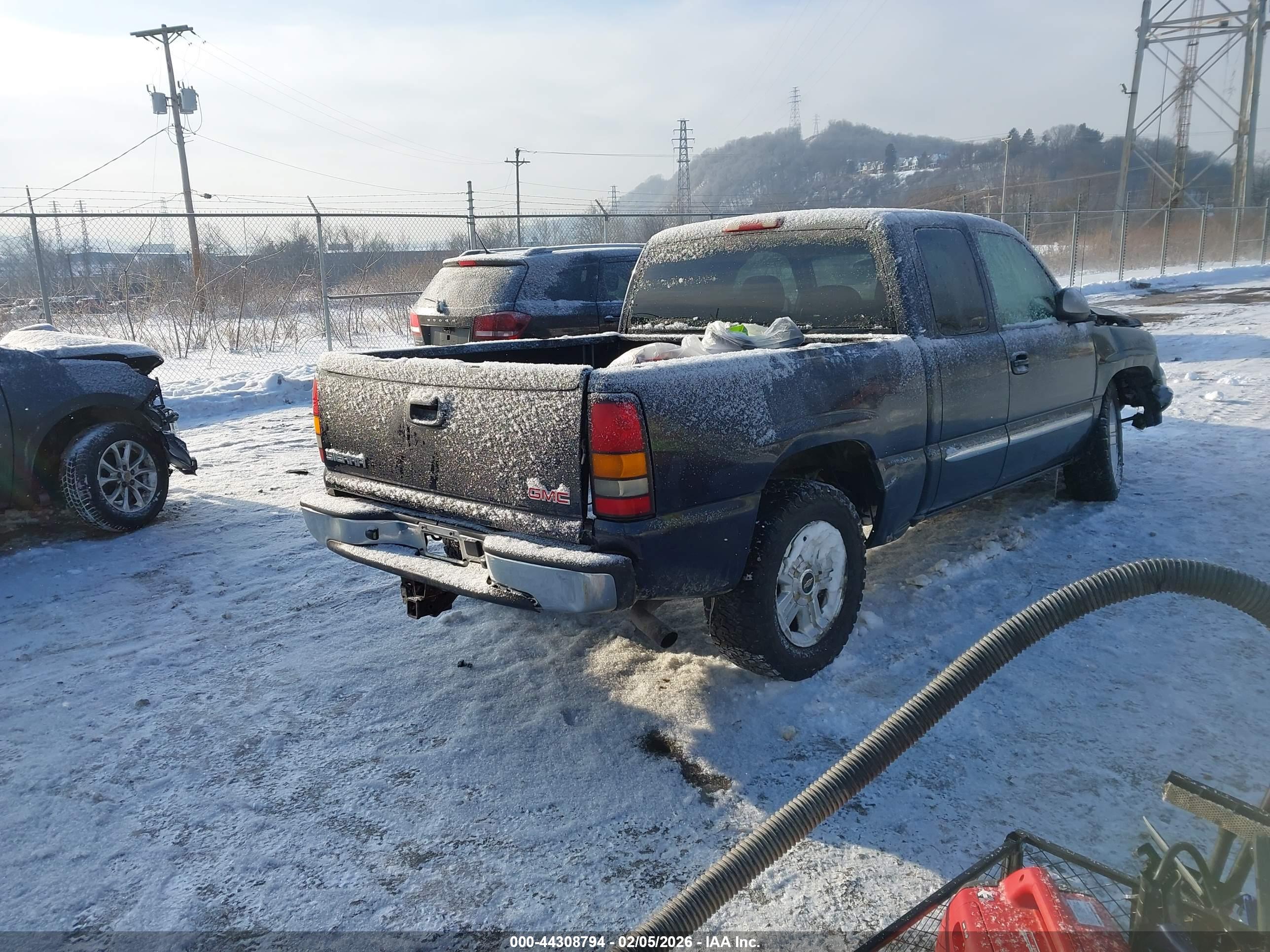 GMC SIERRA image 4
