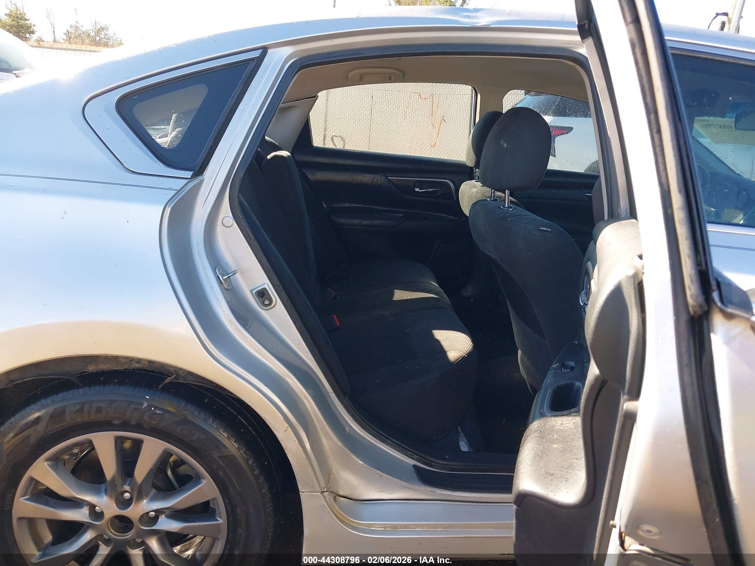 NISSAN ALTIMA image 8