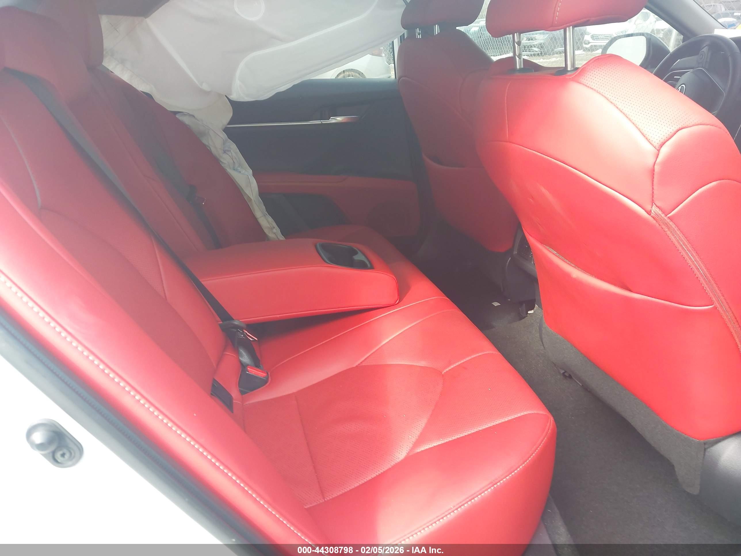 TOYOTA CAMRY image 8