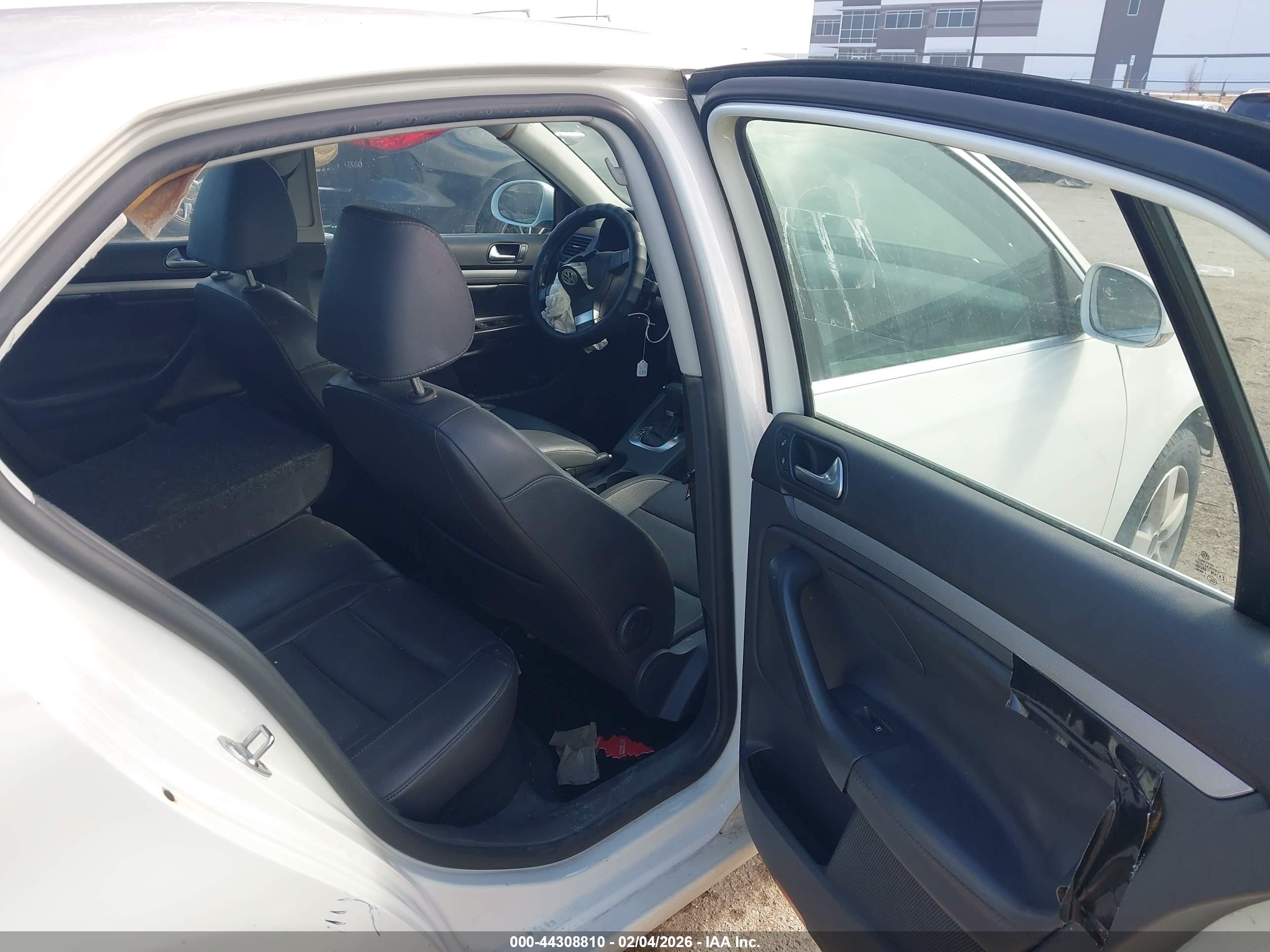 VOLKSWAGEN JETTA image 8