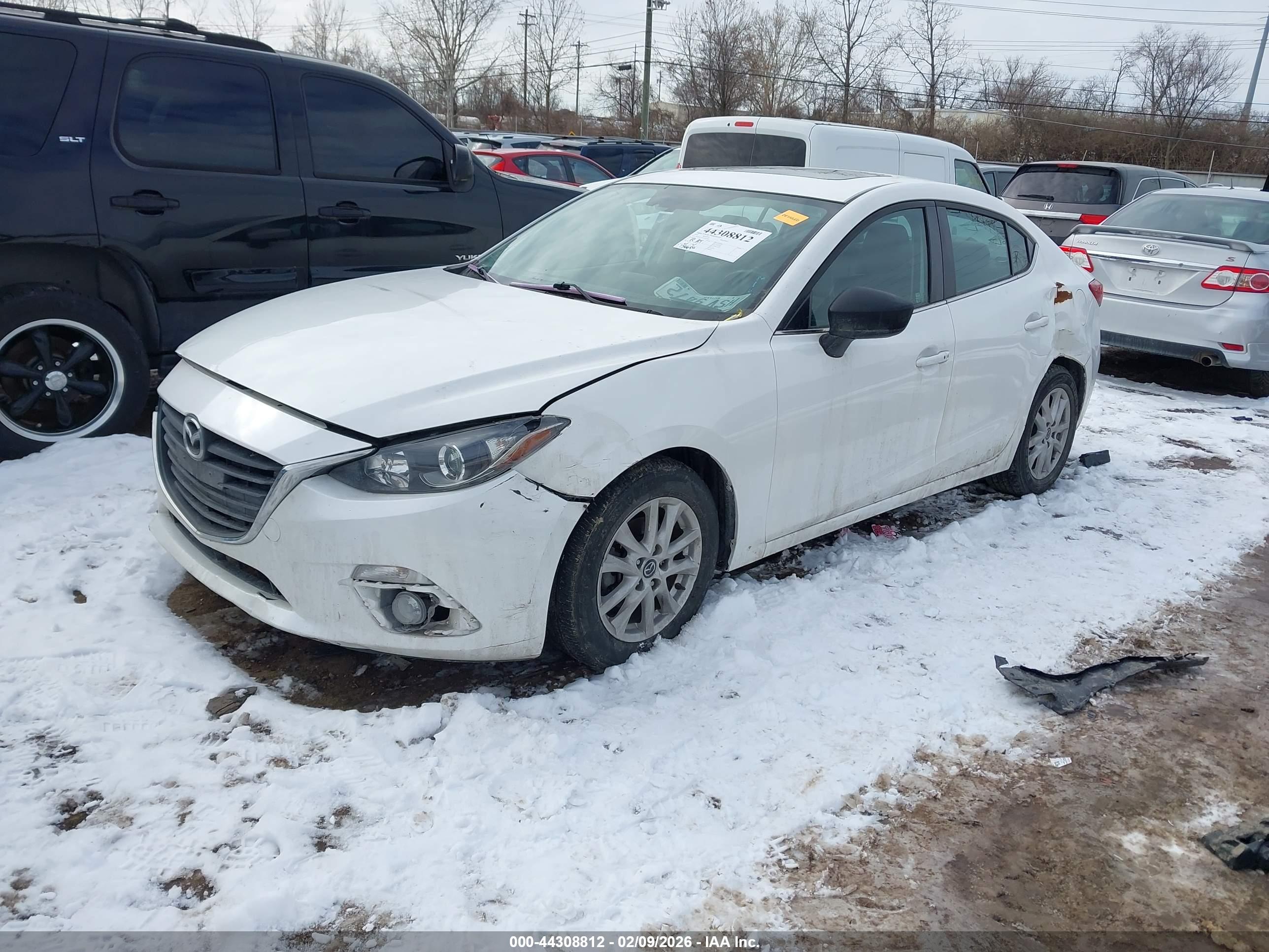 MAZDA MAZDA3 image 2