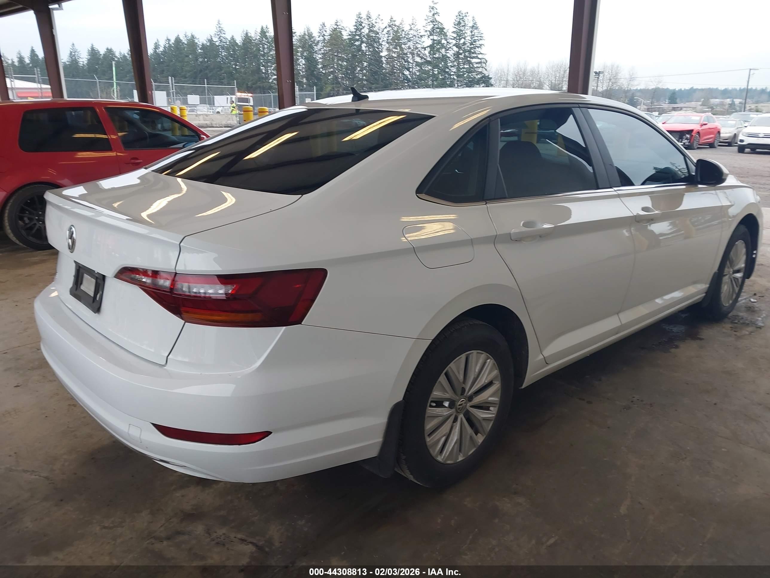 VOLKSWAGEN JETTA image 4