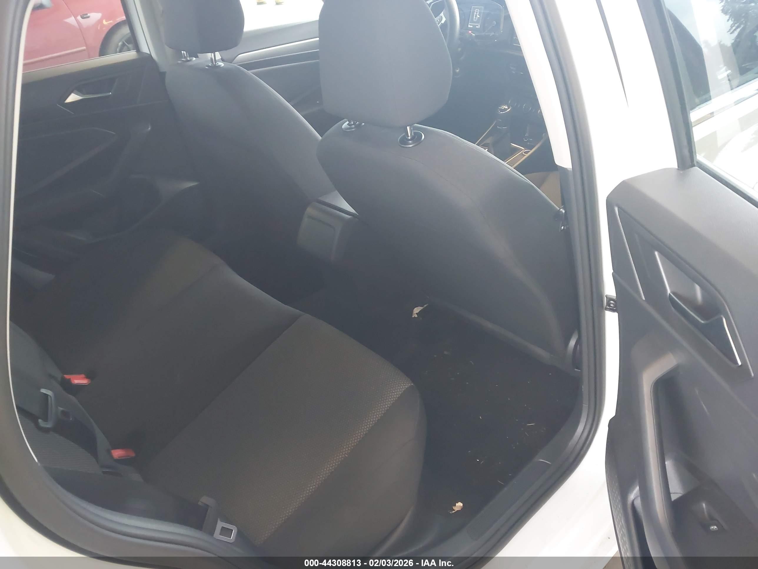 VOLKSWAGEN JETTA image 8