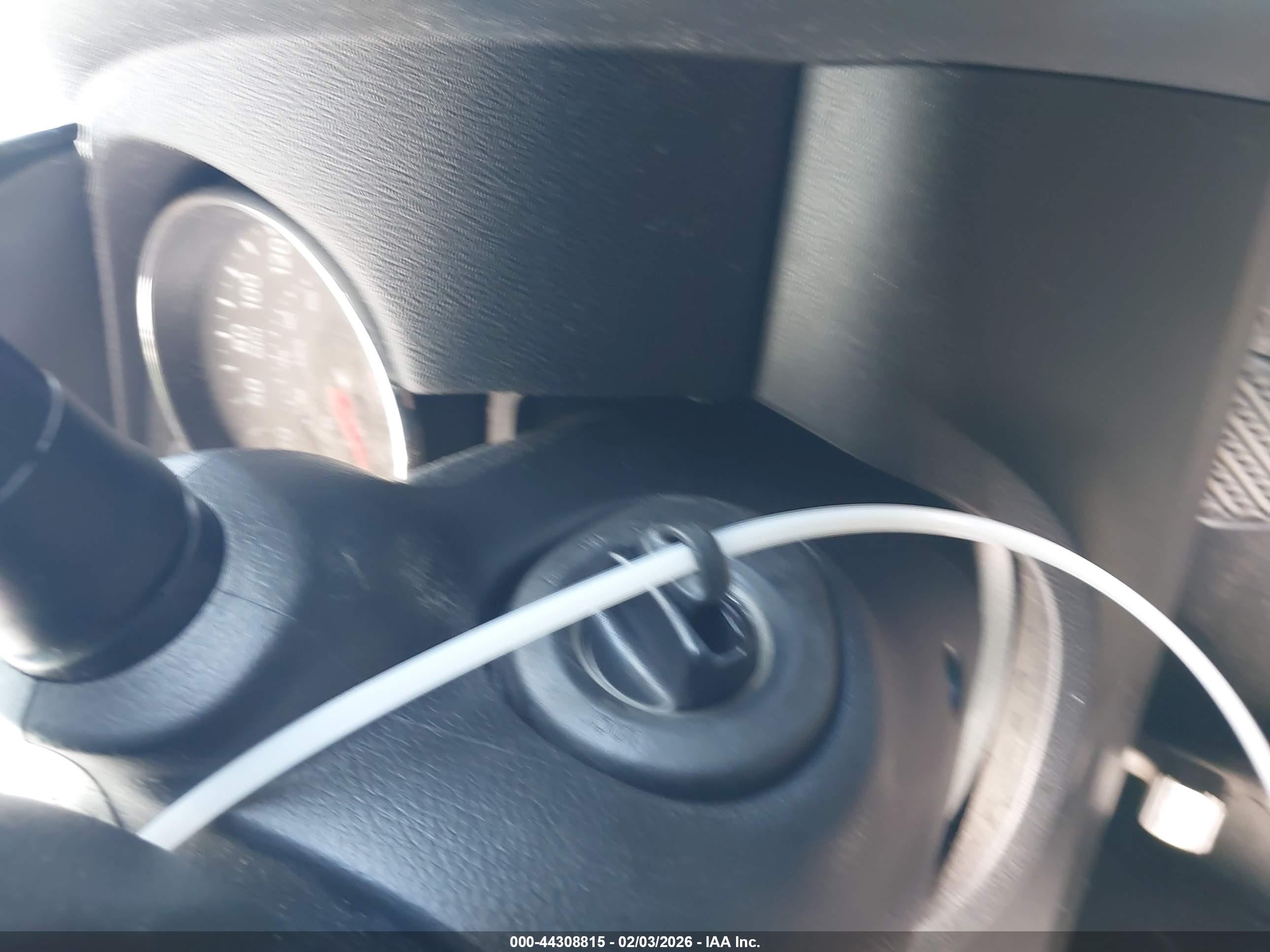 NISSAN ROGUE image 11