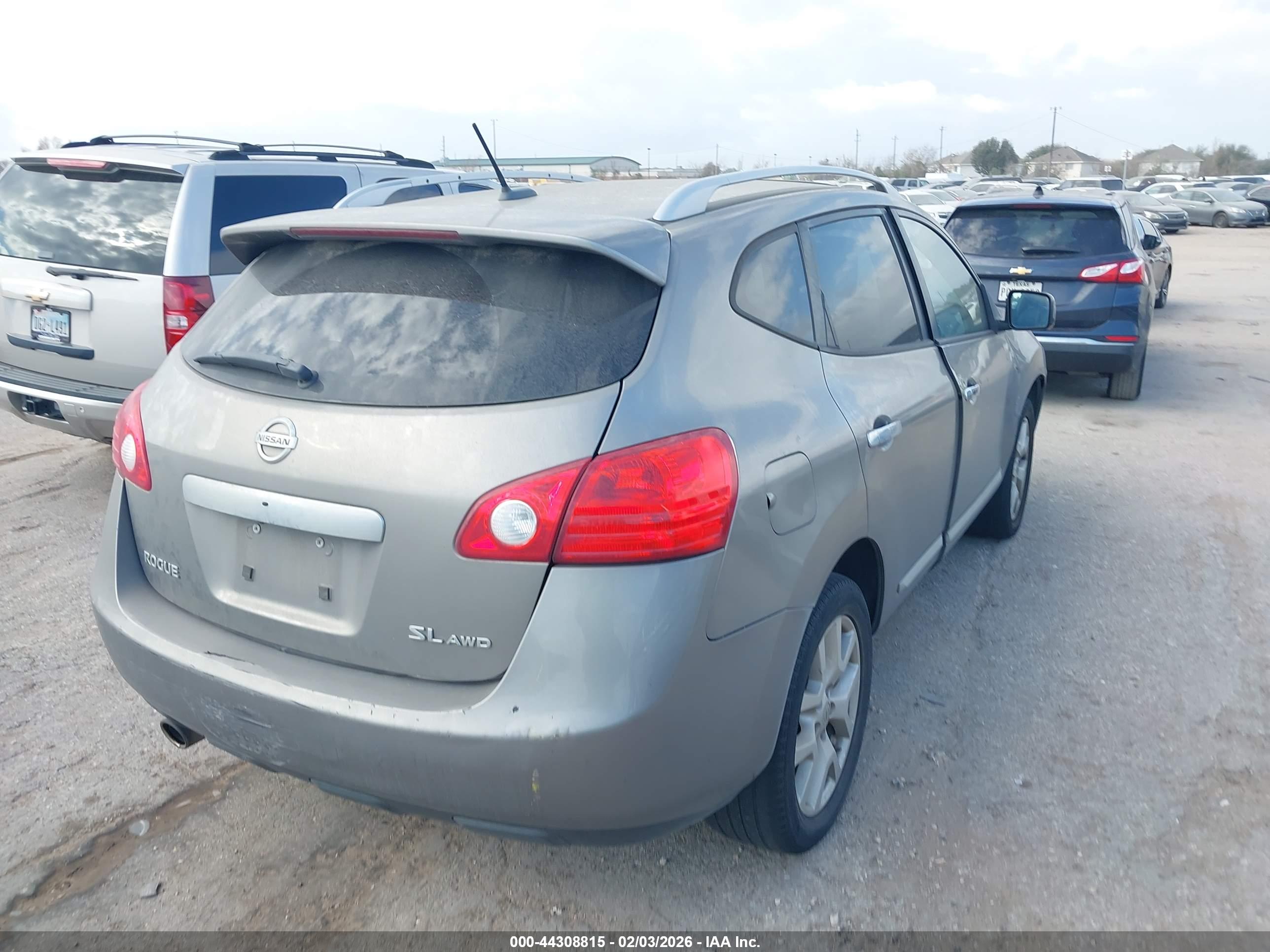 NISSAN ROGUE image 4