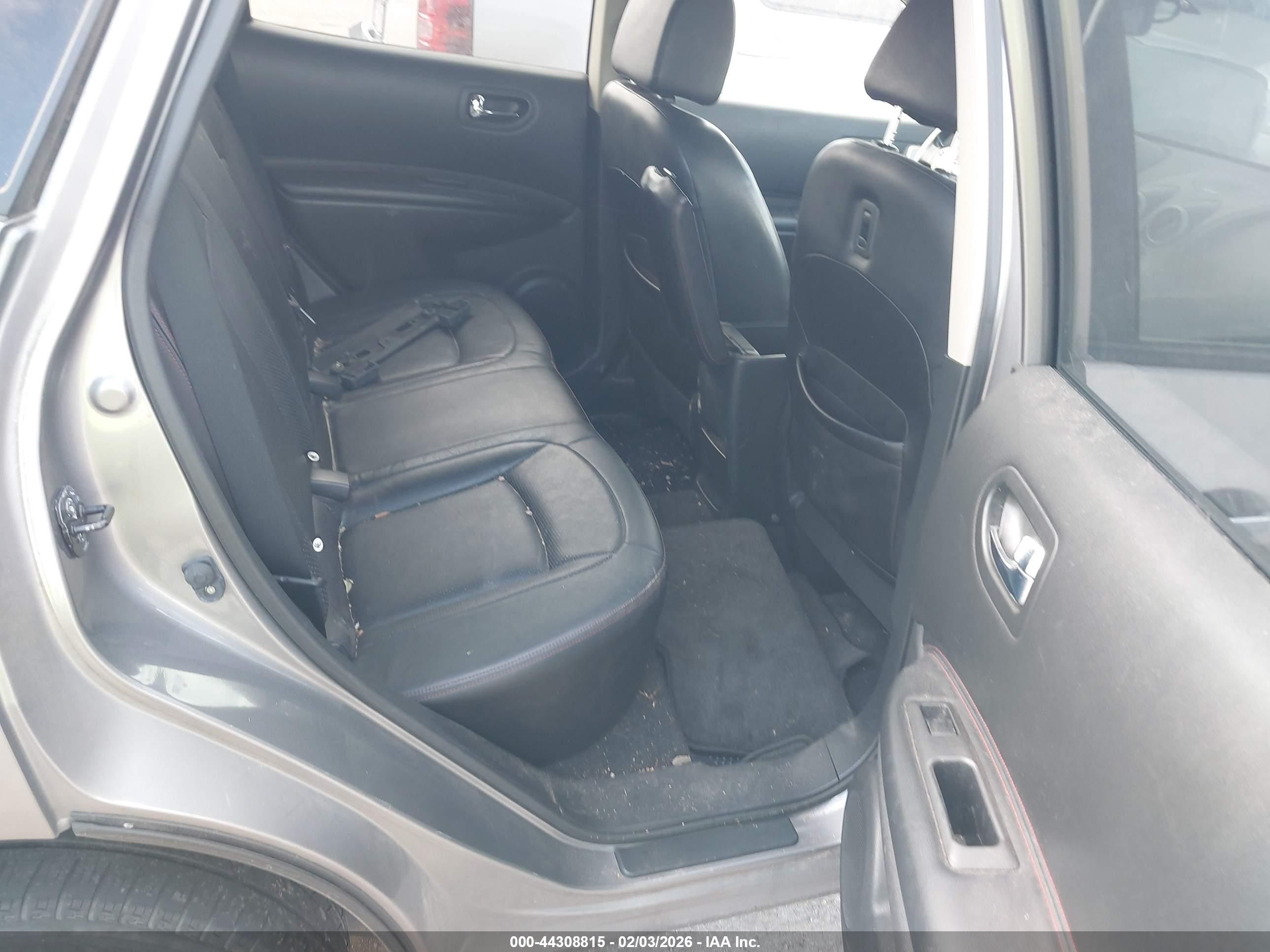 NISSAN ROGUE image 8