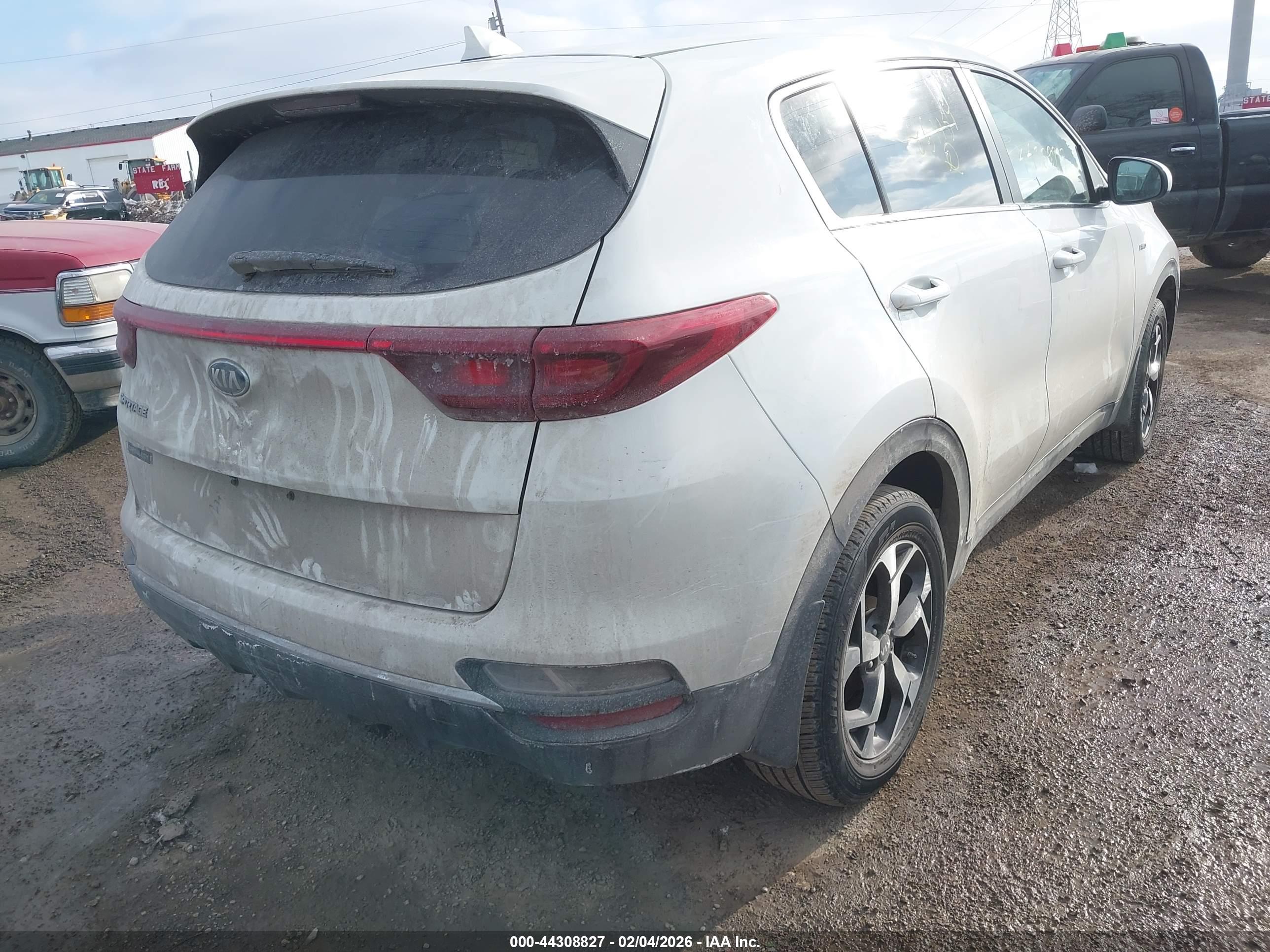KIA SPORTAGE image 4