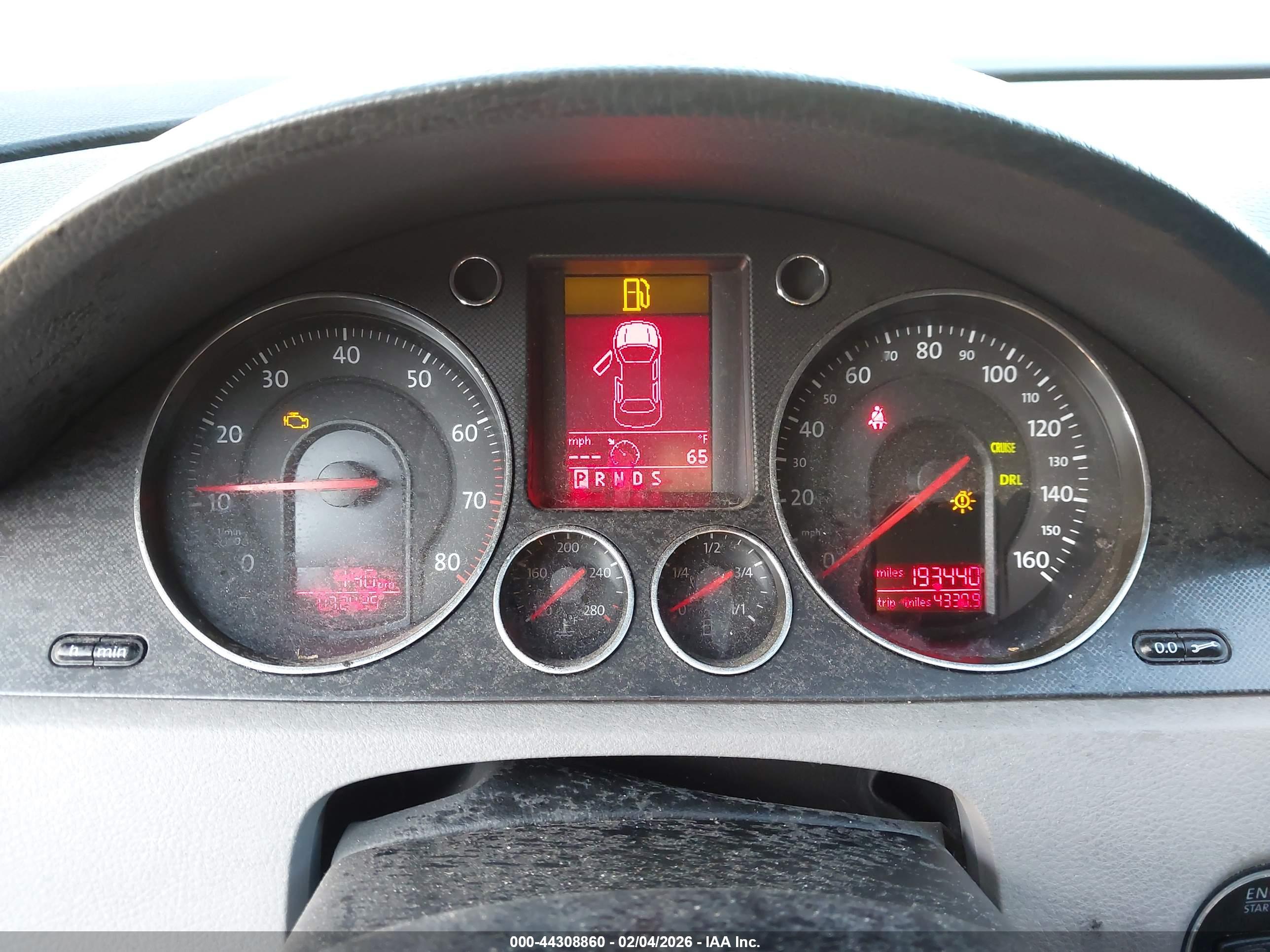 VOLKSWAGEN PASSAT image 7