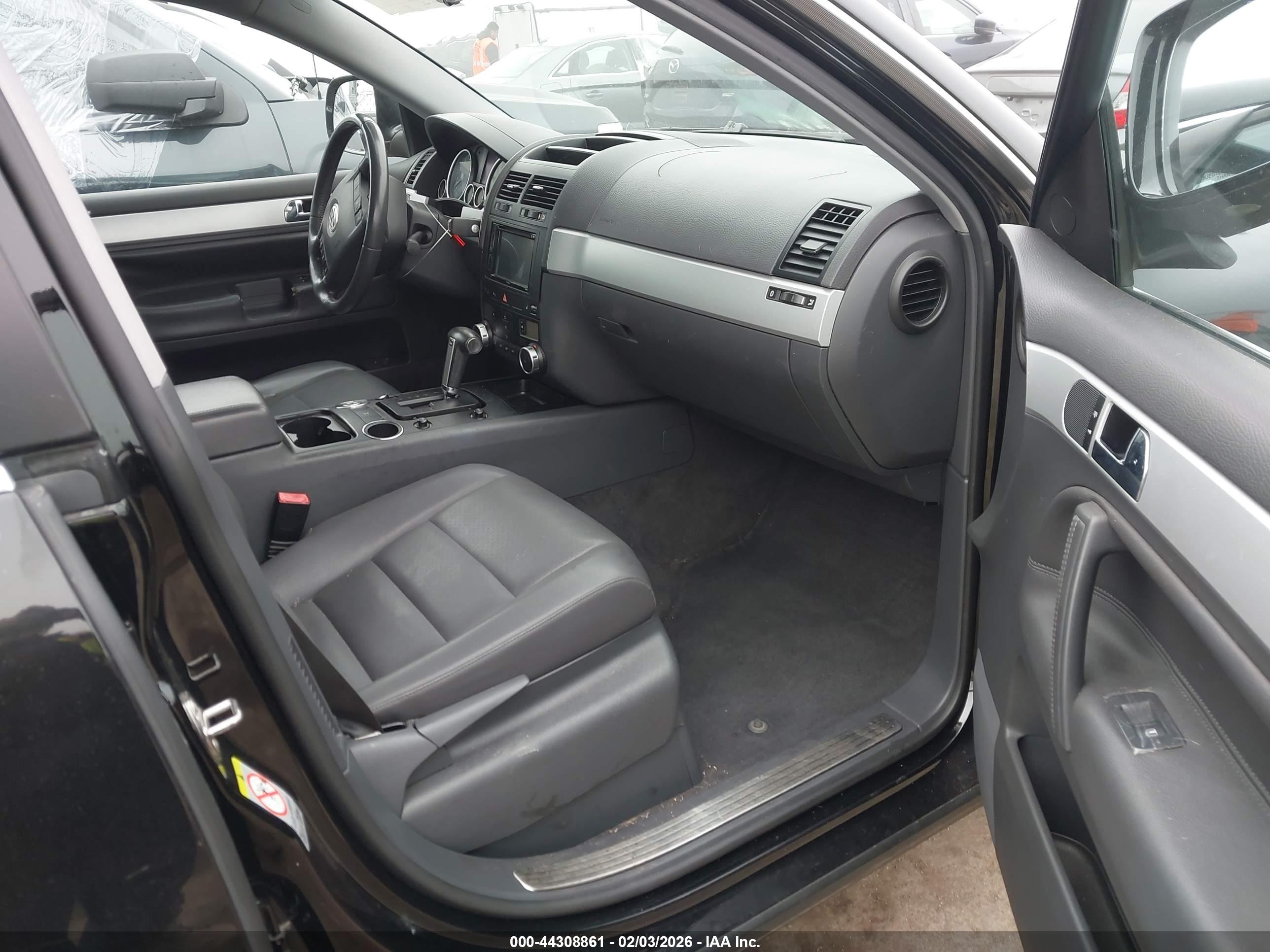 VOLKSWAGEN TOUAREG image 5