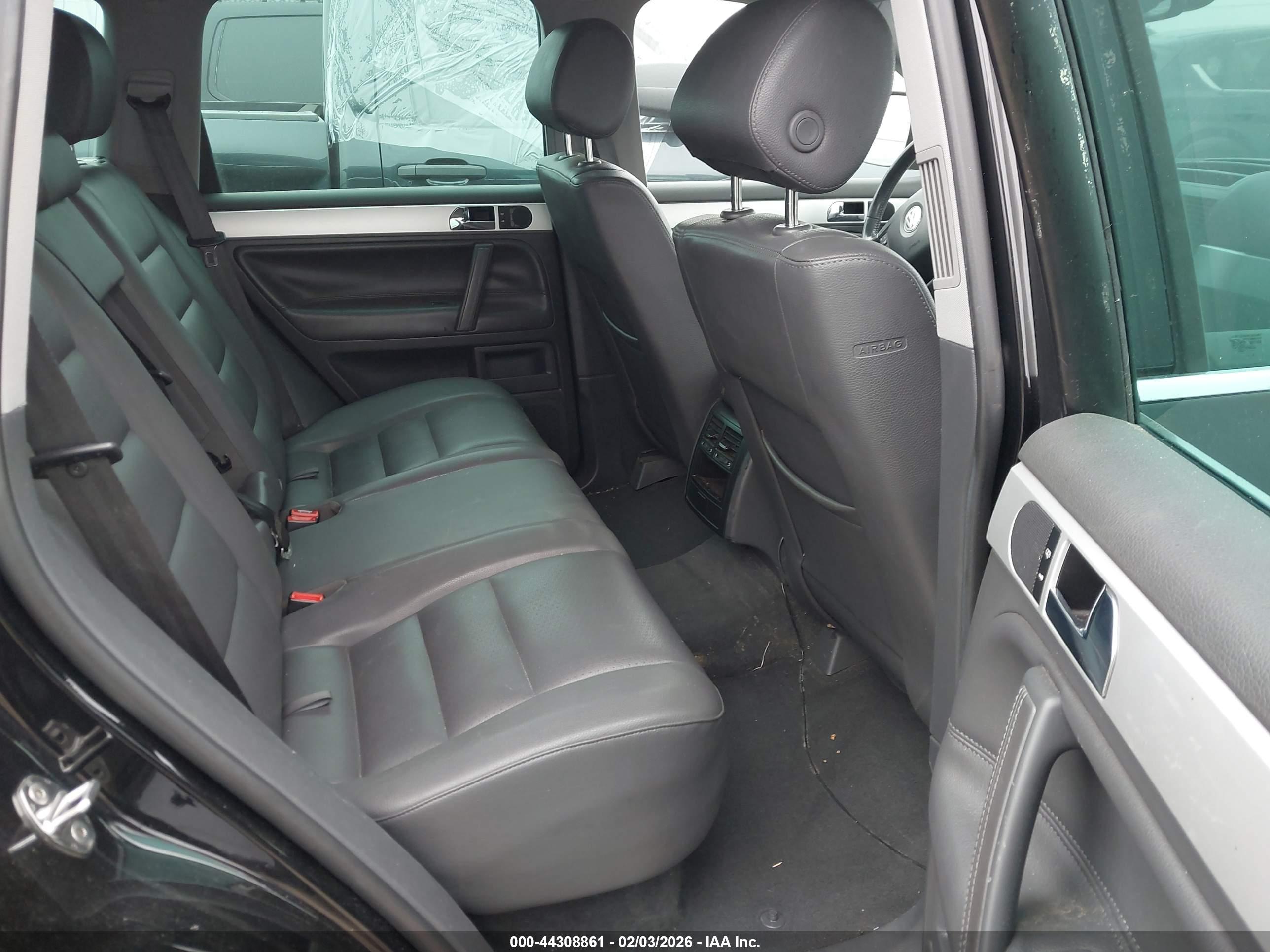 VOLKSWAGEN TOUAREG image 8
