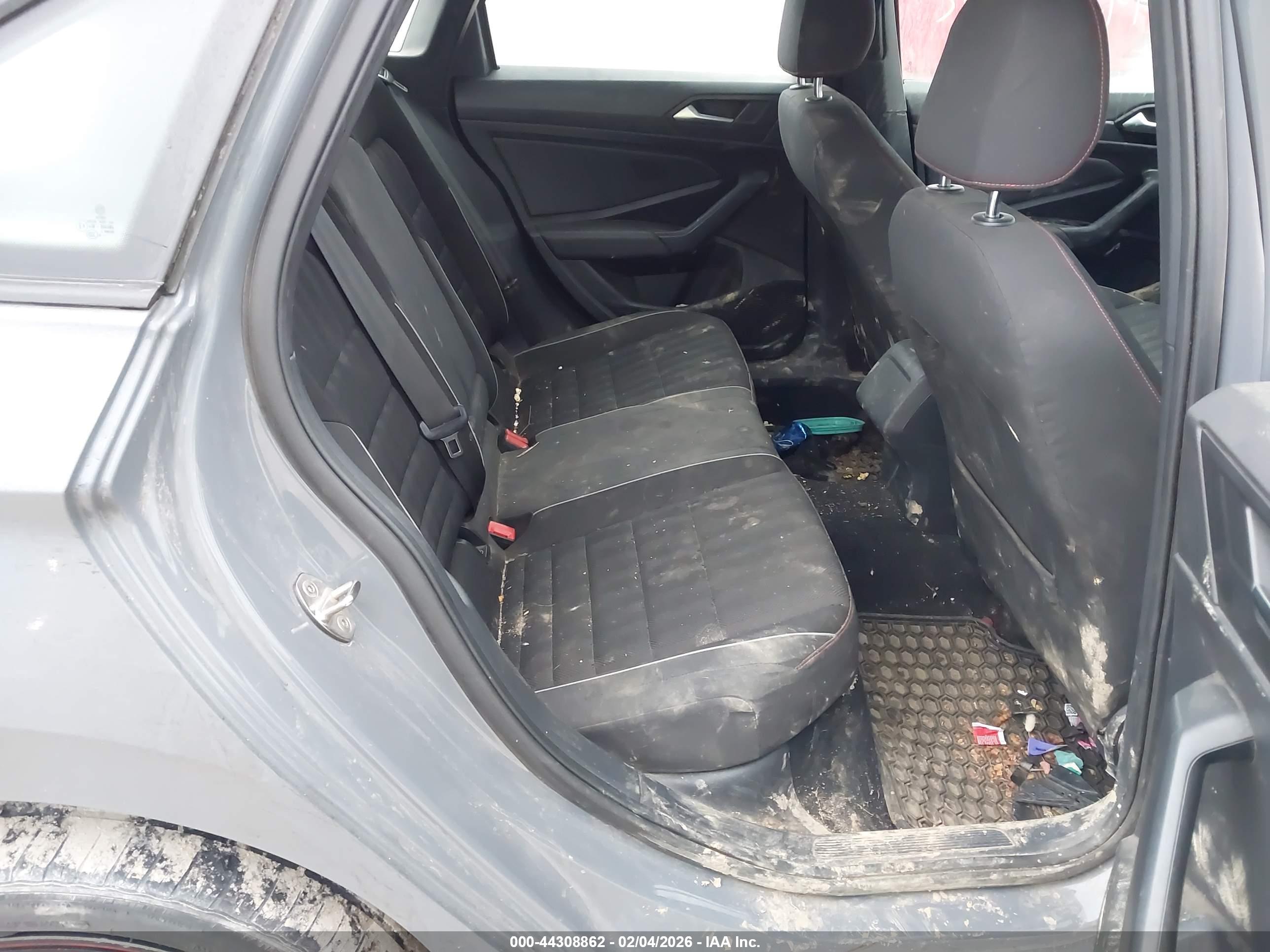 VOLKSWAGEN JETTA image 8