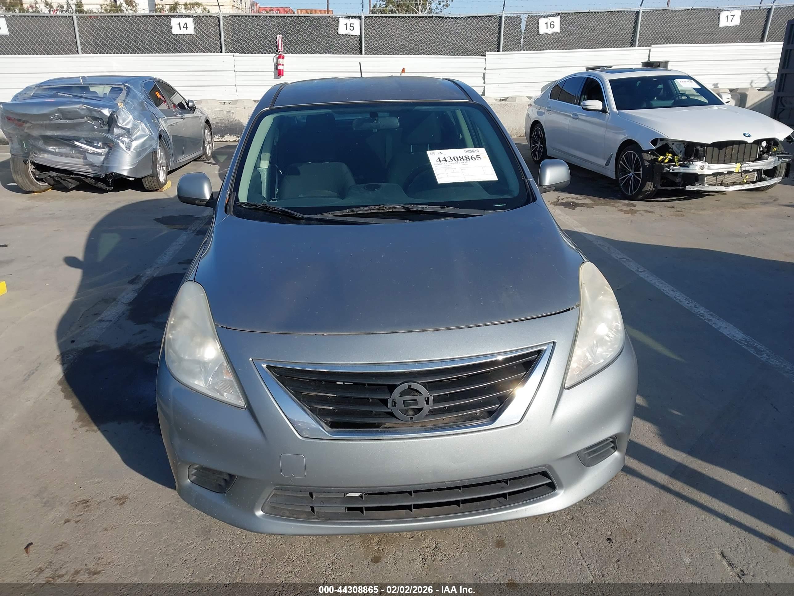 NISSAN VERSA image 6